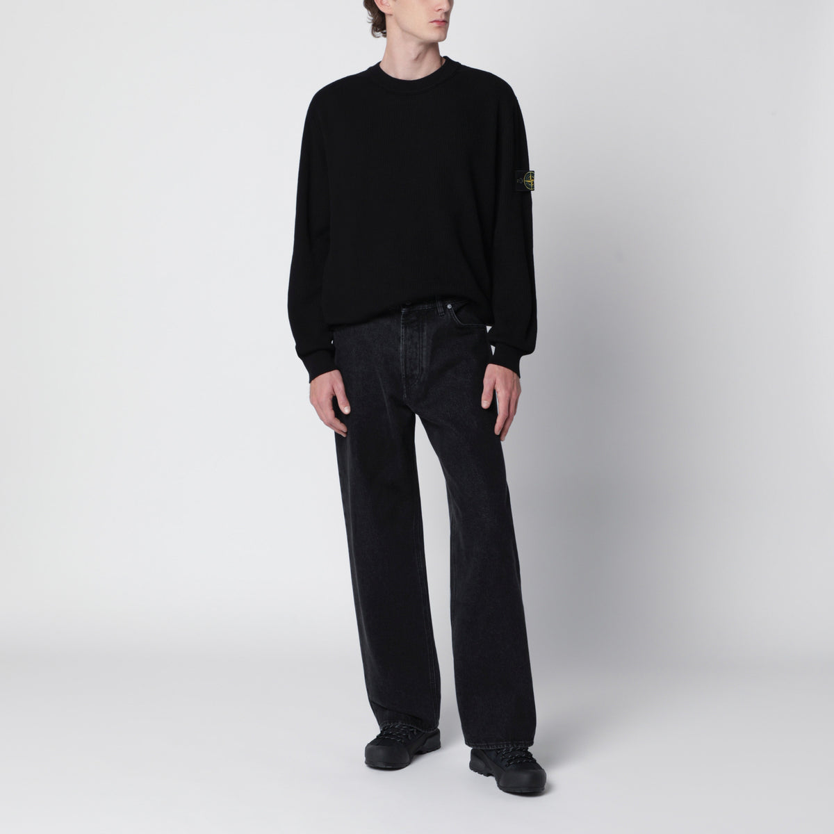 Black crew-neck sweater in cotton