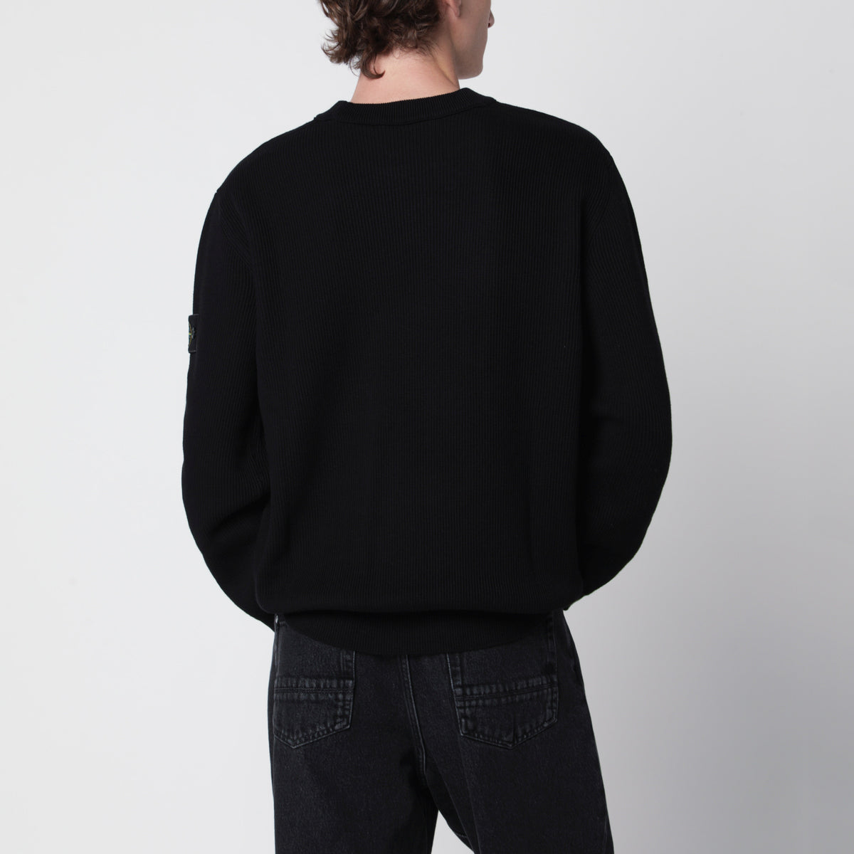 Black crew-neck sweater in cotton