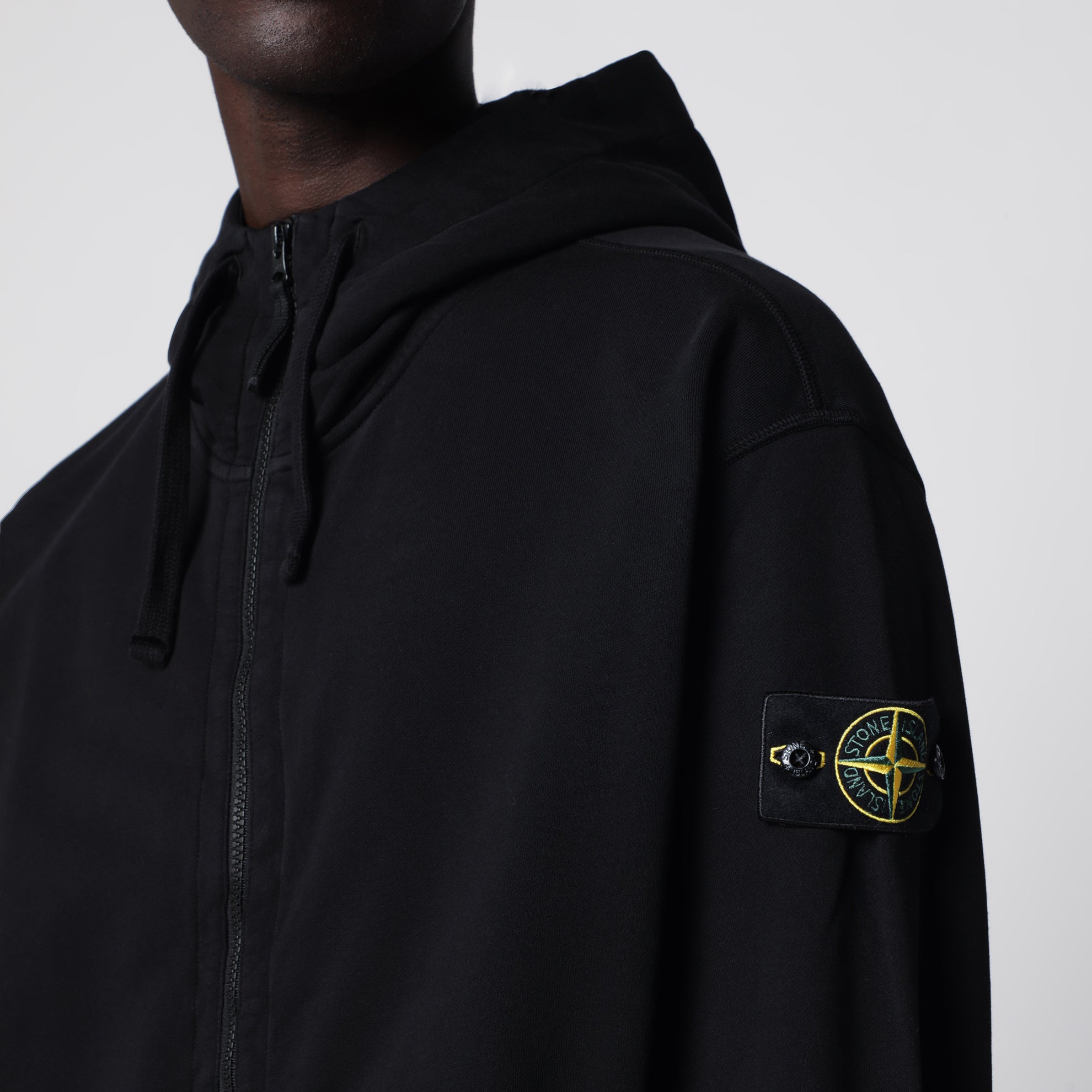 Felpa con cappuccio e zip in cotone bio nera