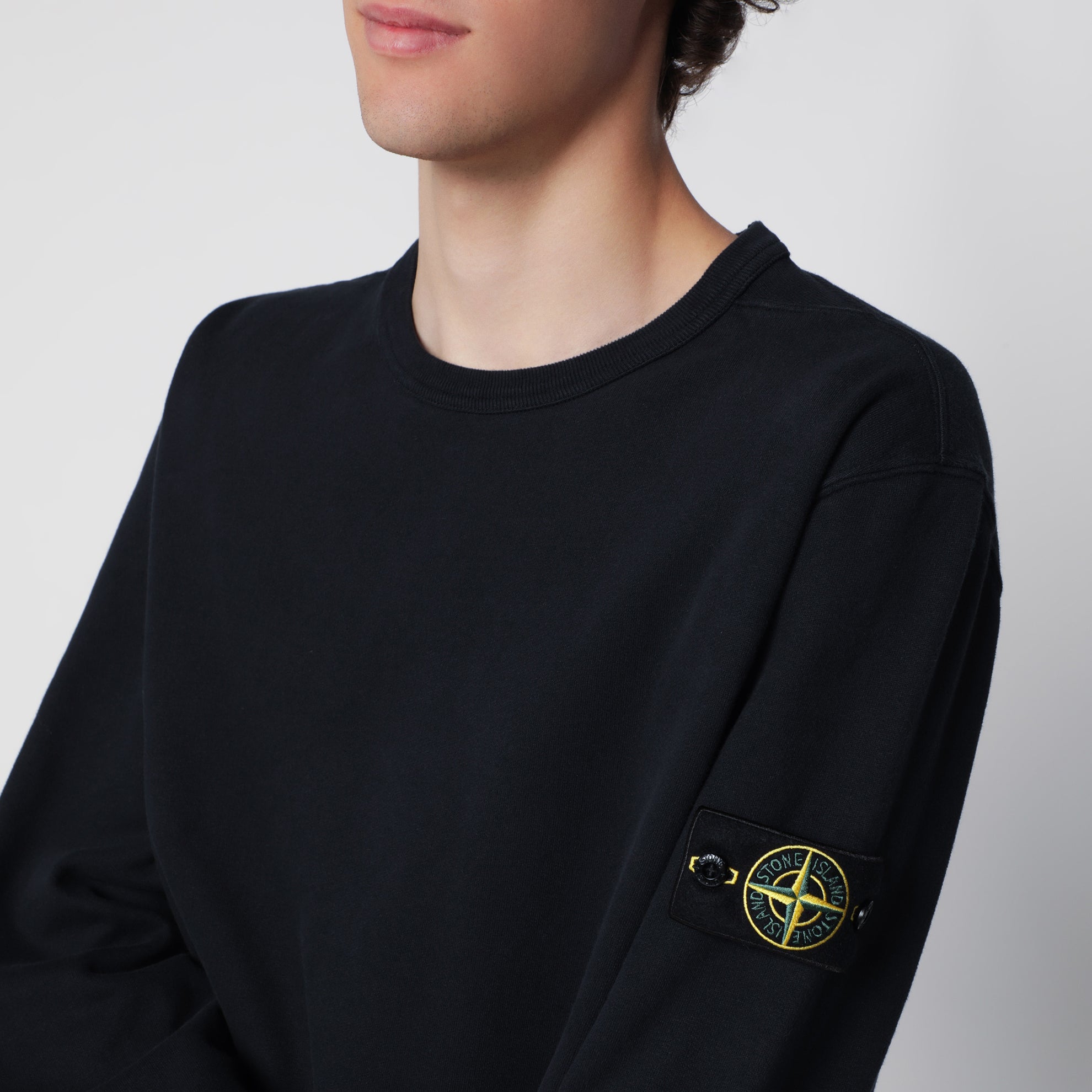 Navy blue crewneck sweatshirt in cotton