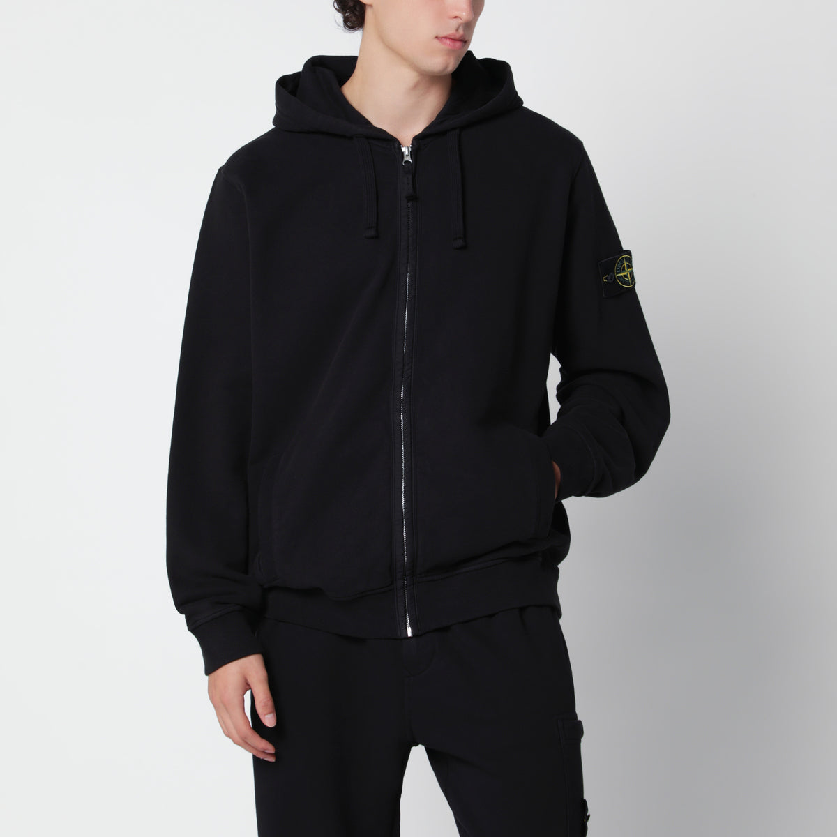 Sweat-shirt zippé noir à coupe classique