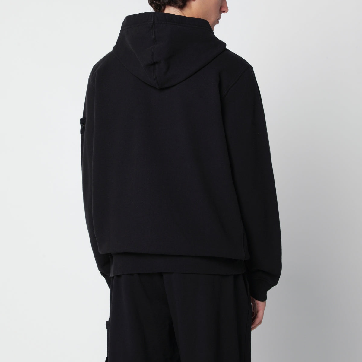 Sweat-shirt zippé noir à coupe classique