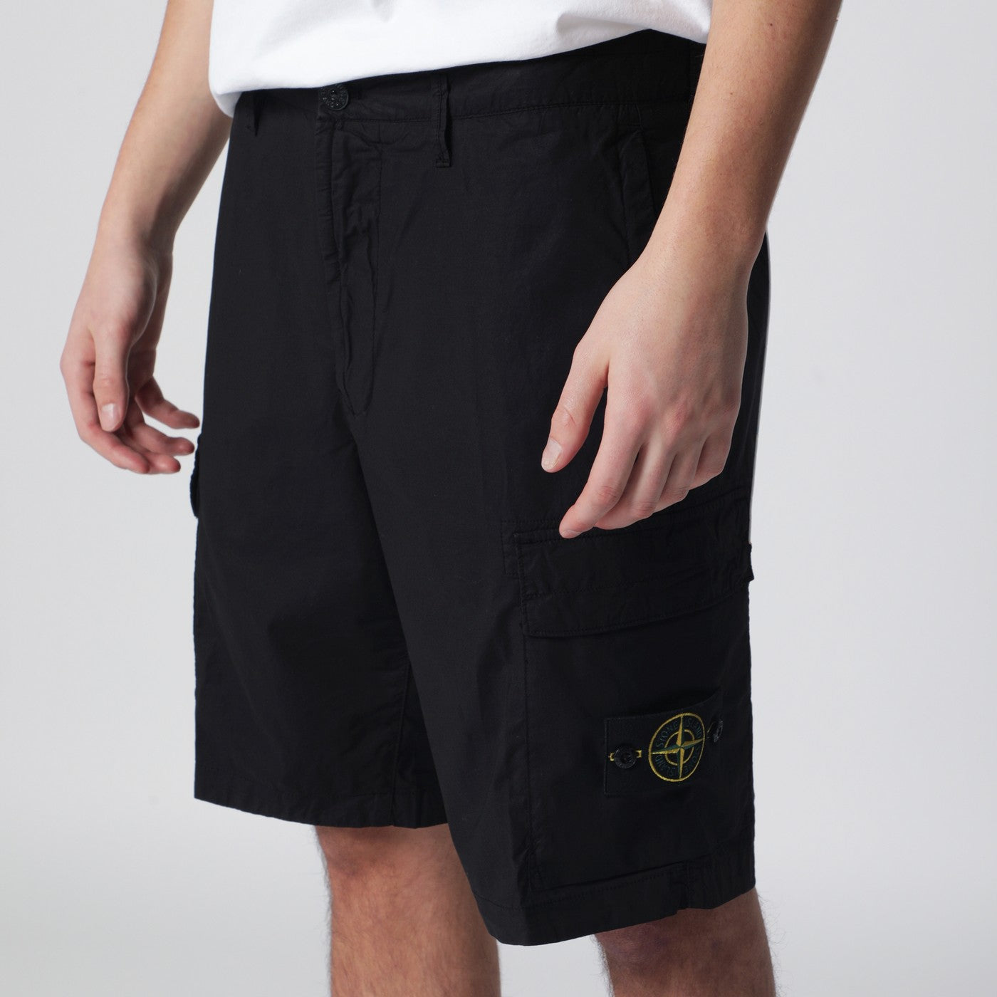 Bermuda cargo nero in tela di cotone