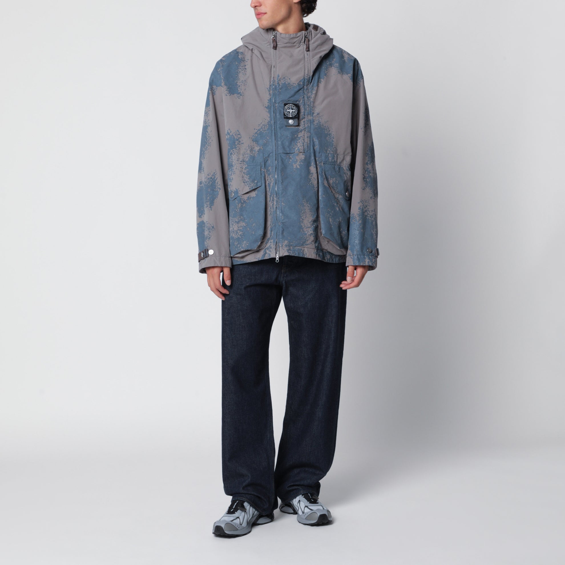 Jacke aus leichtem Funktionsmaterial mit Camouflage-Farbverlauf