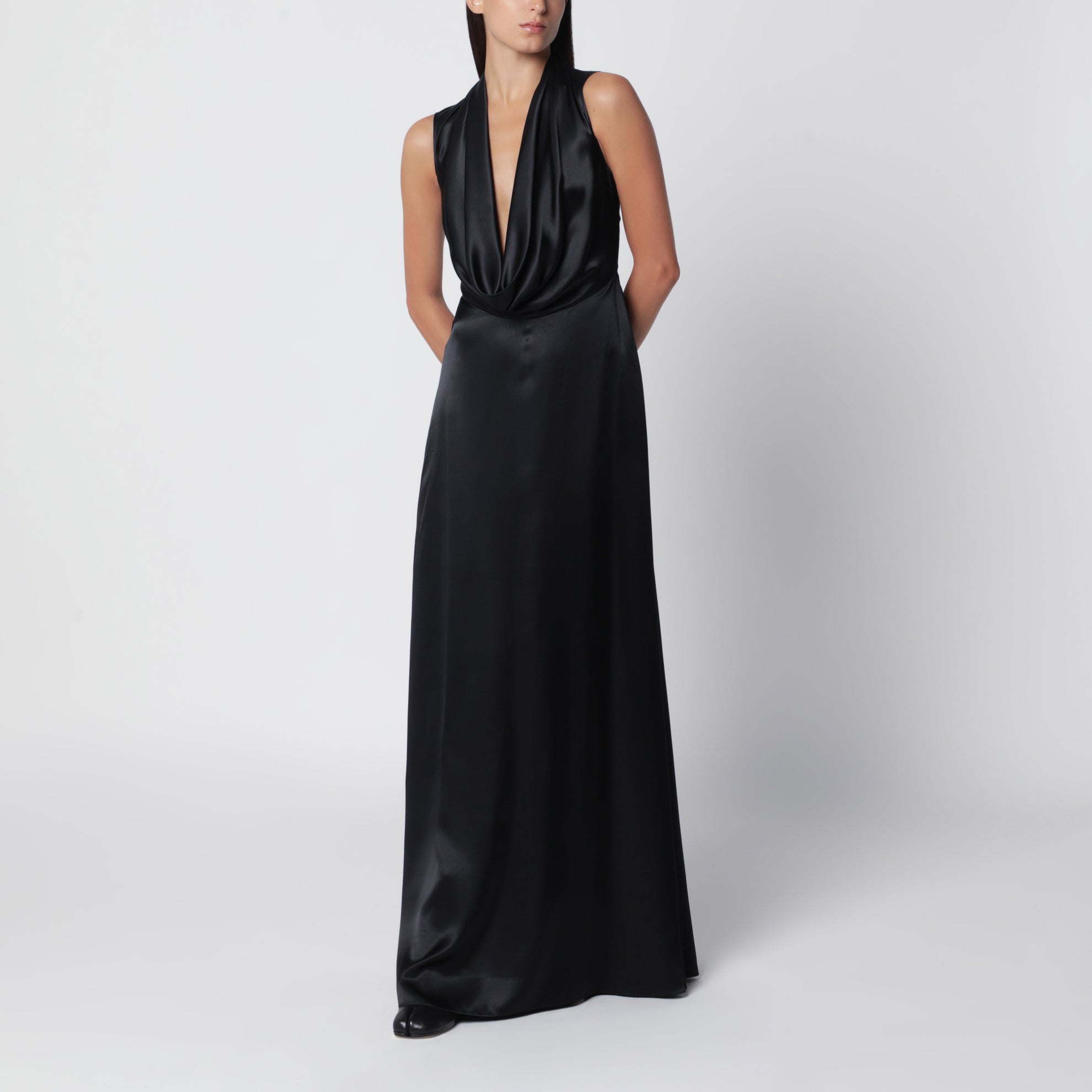 Langes schwarzes Viskosekleid