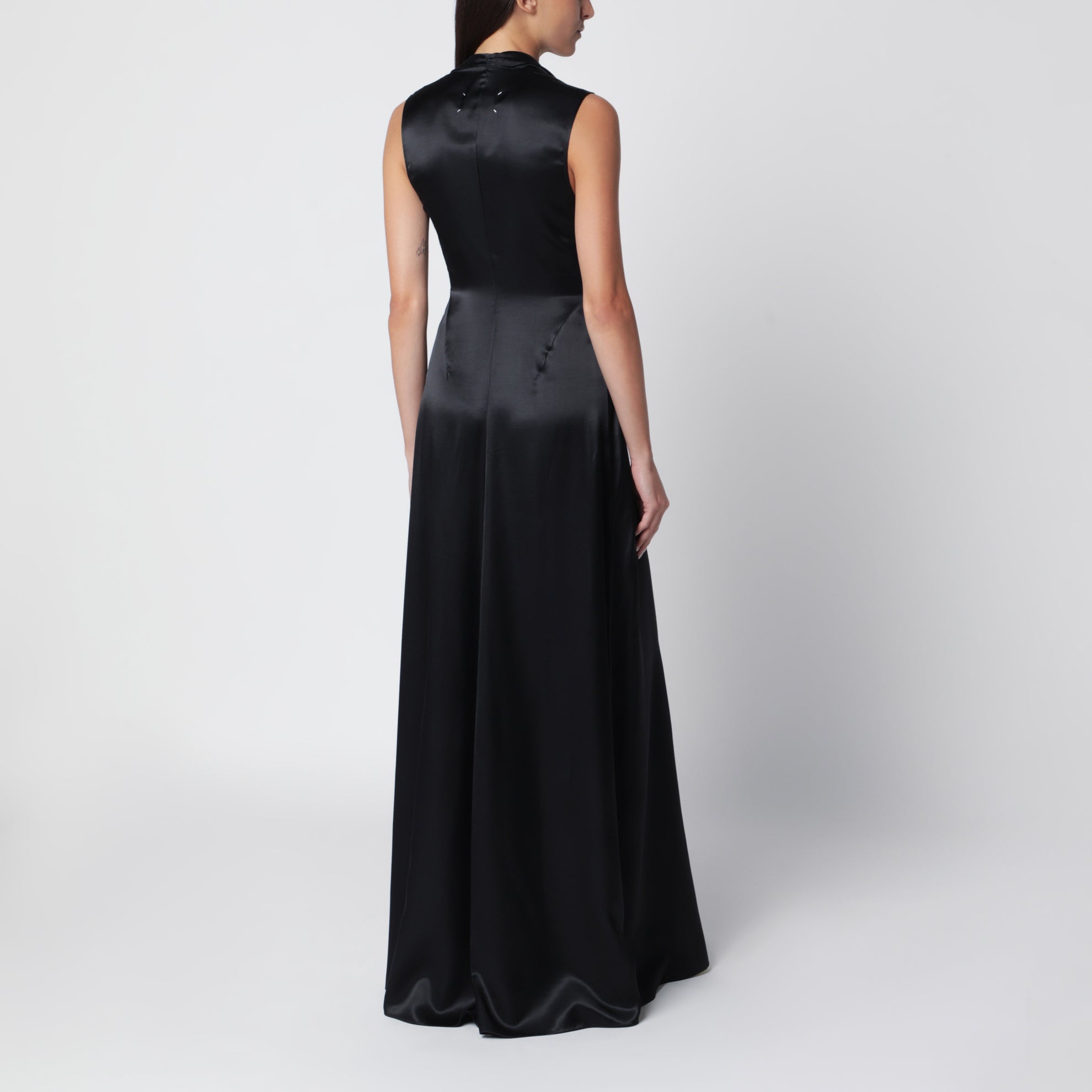 Langes schwarzes Viskosekleid