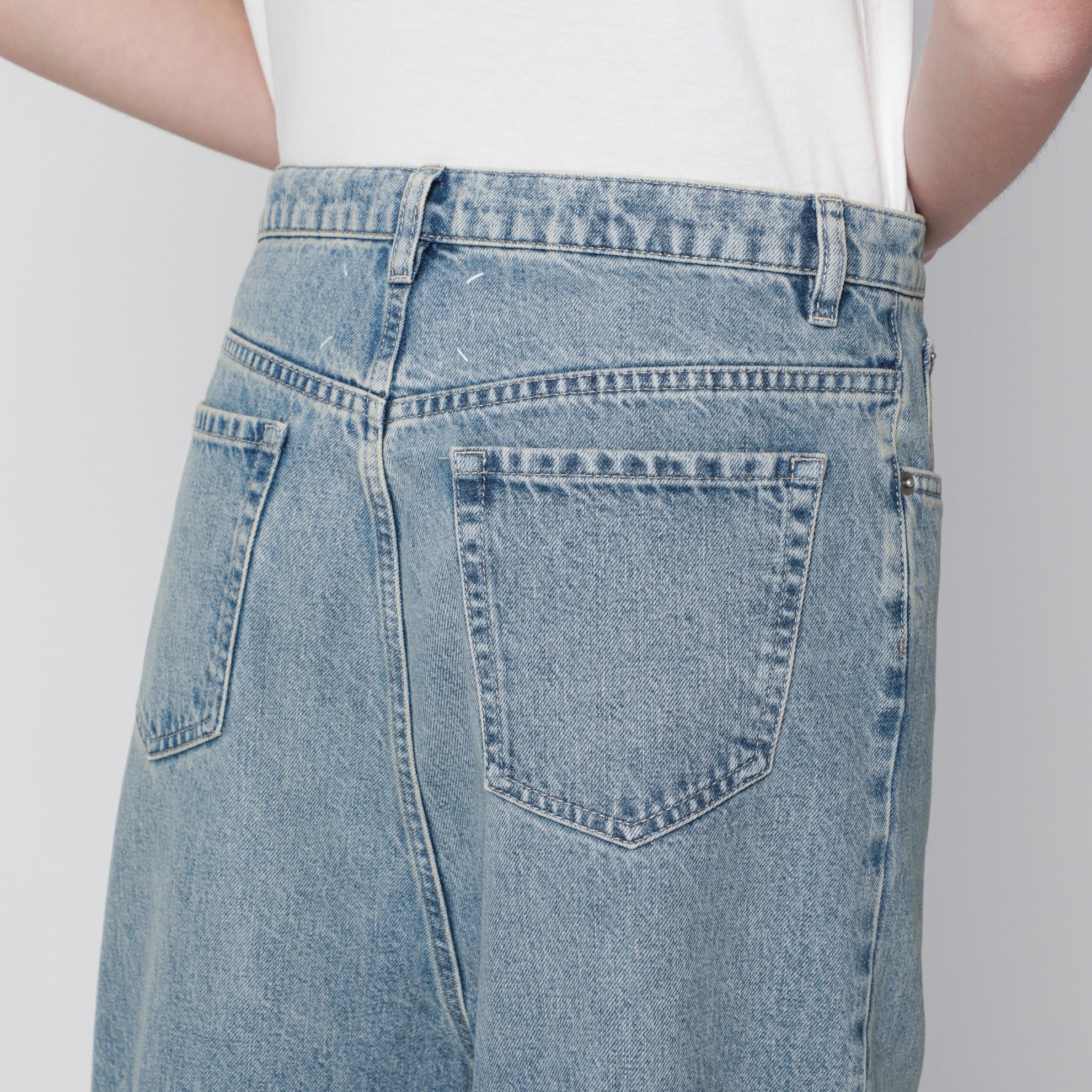 Wide-leg jeans in cotton in ice blue