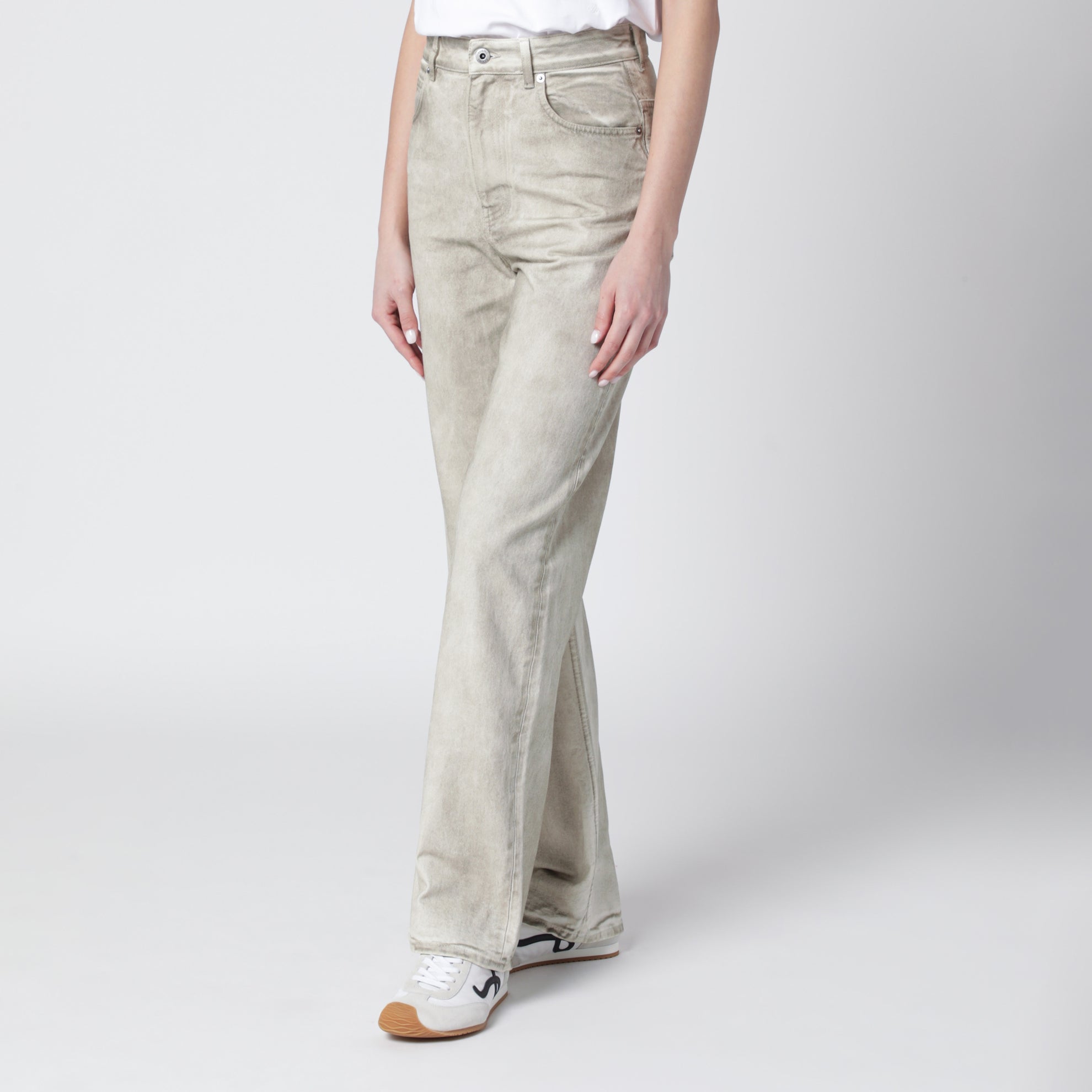 Jeans grigio chiaro in denim trattato