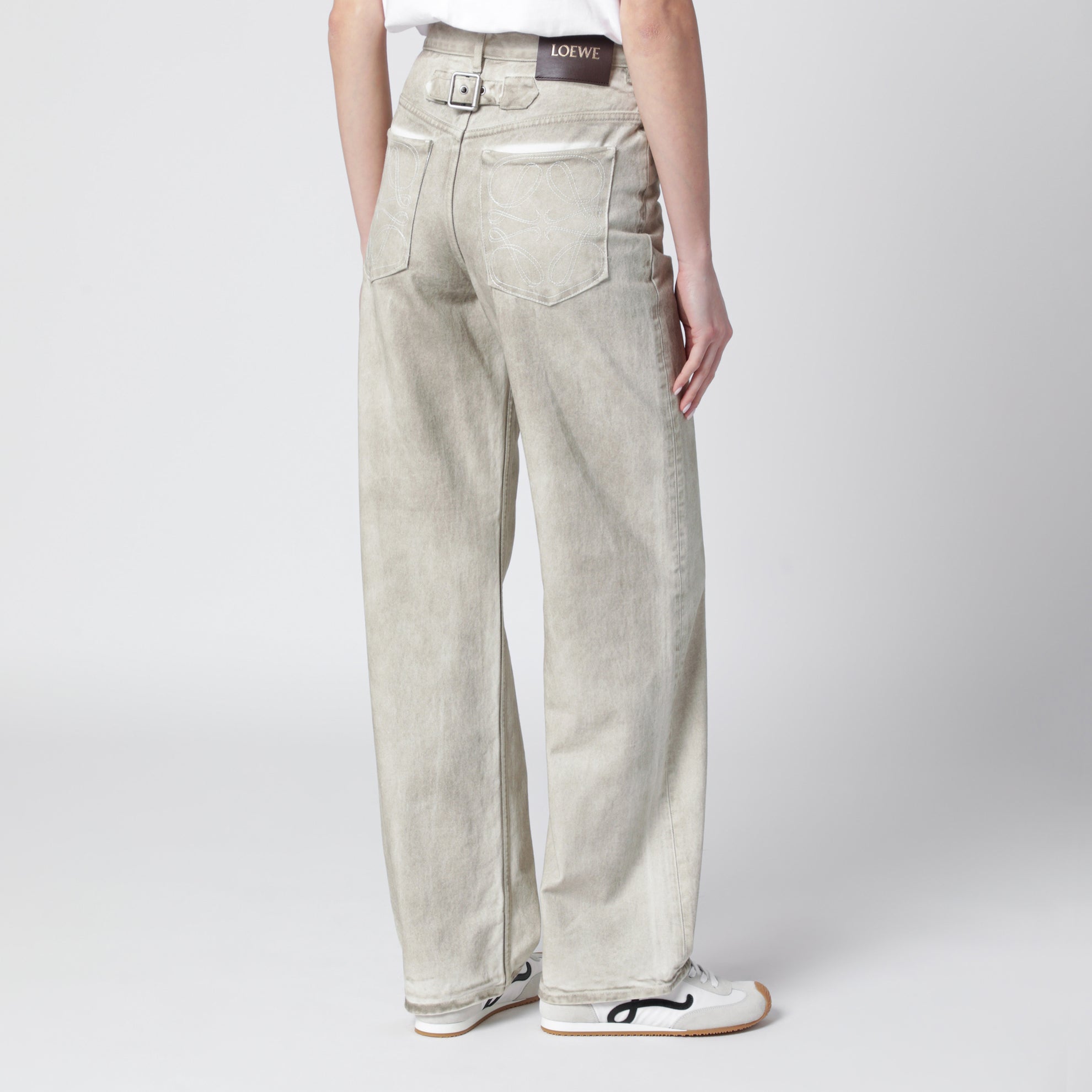 Jeans grigio chiaro in denim trattato