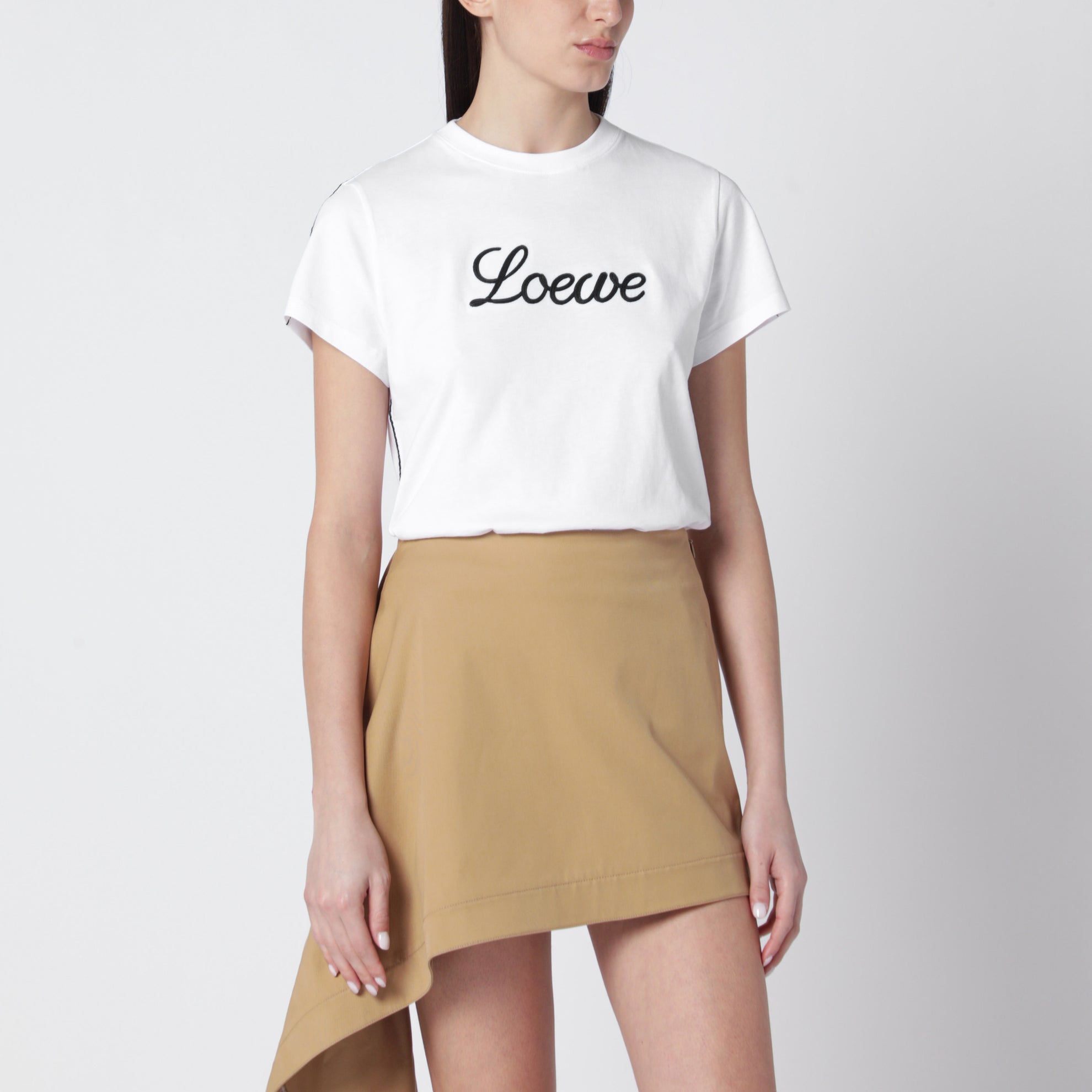 T-shirt in cotone con ricamo logo