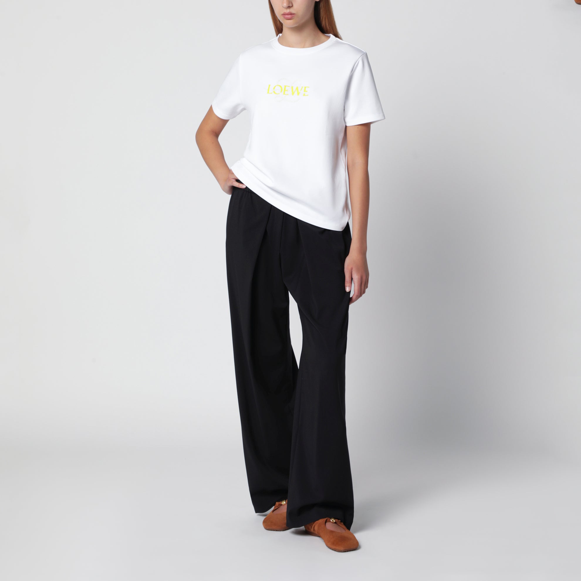 T-shirt bianca in cotone con ricamo logo
