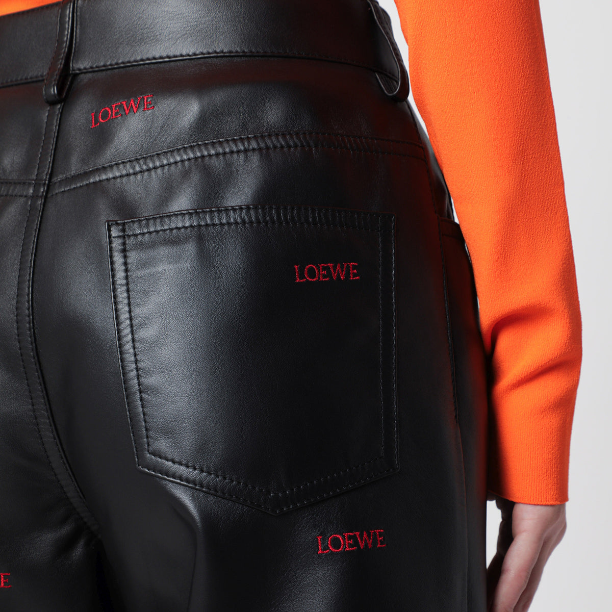 Pantalon noir en cuir d'agneau