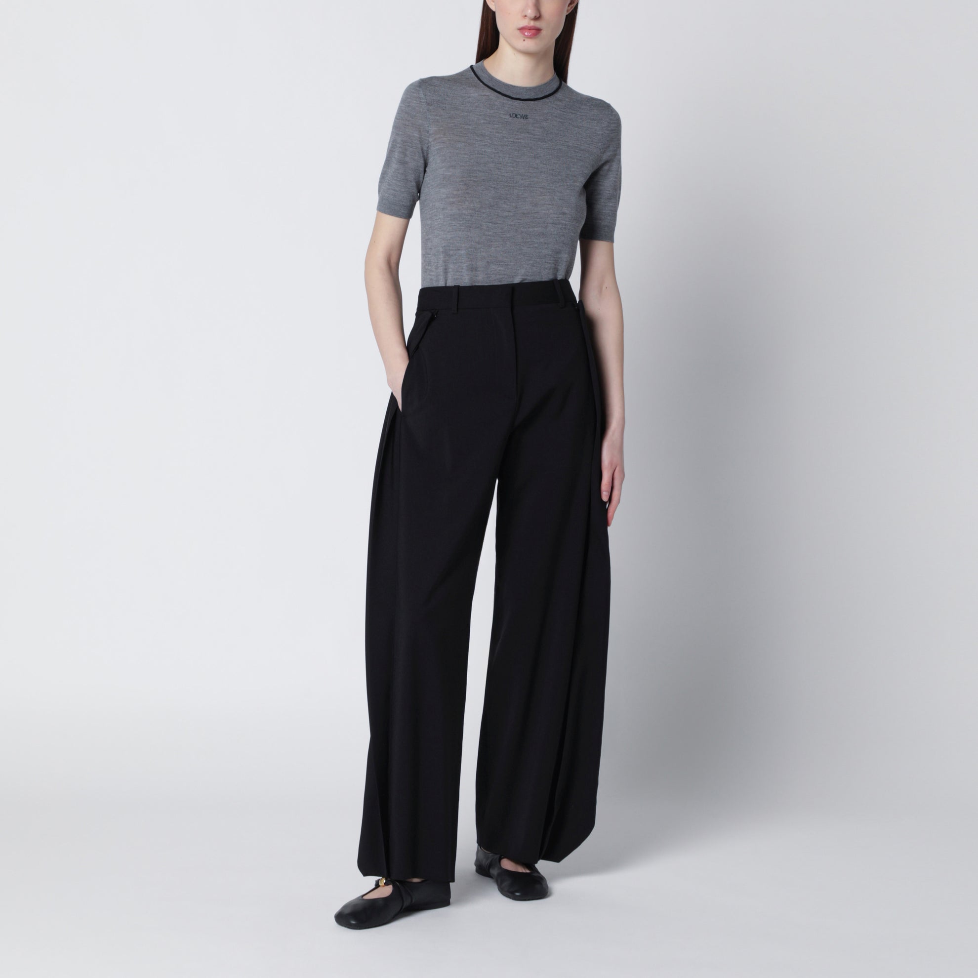 Short-sleeve lightweight wool top in navy blue