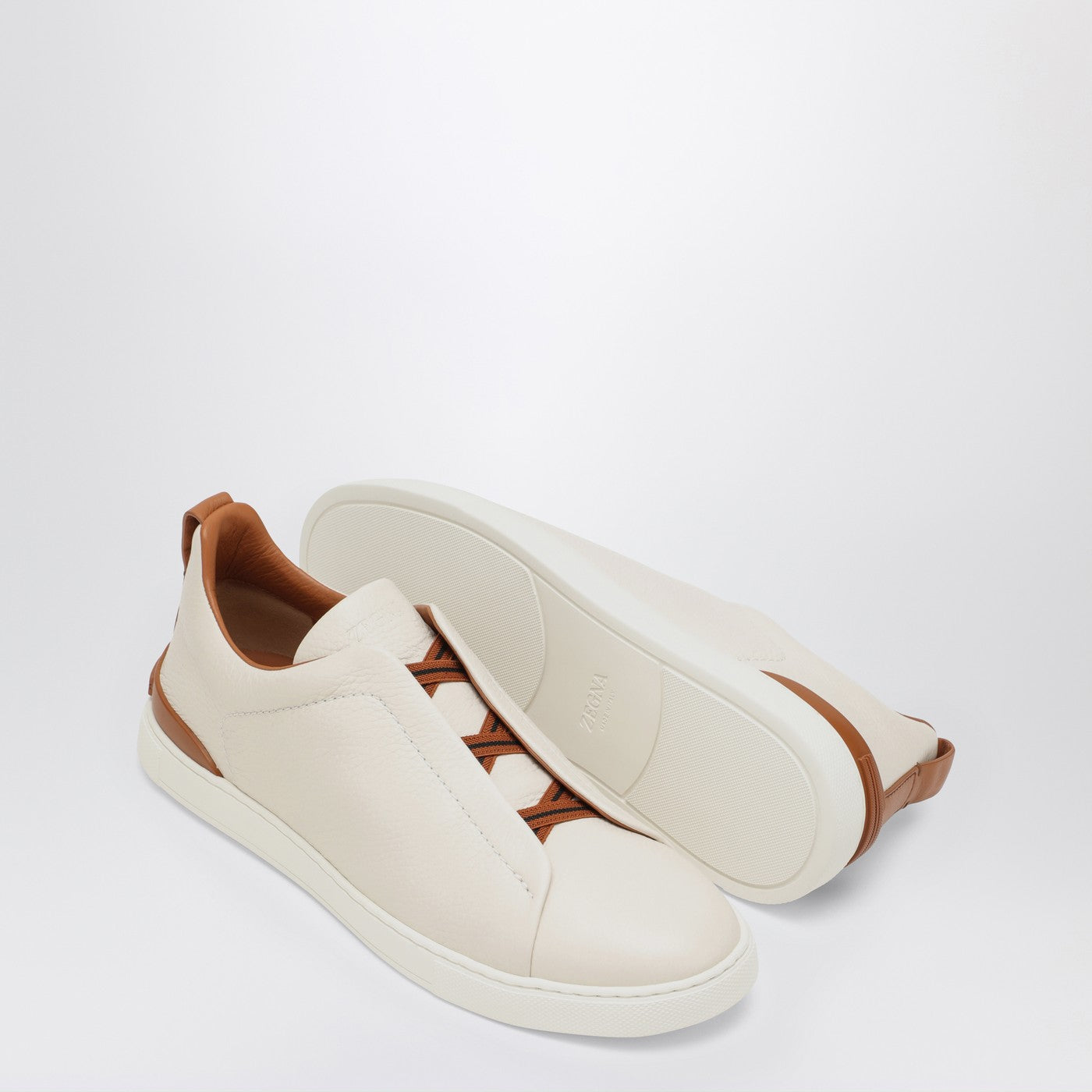 Sneakers Triple Stitch aus weißem Leder