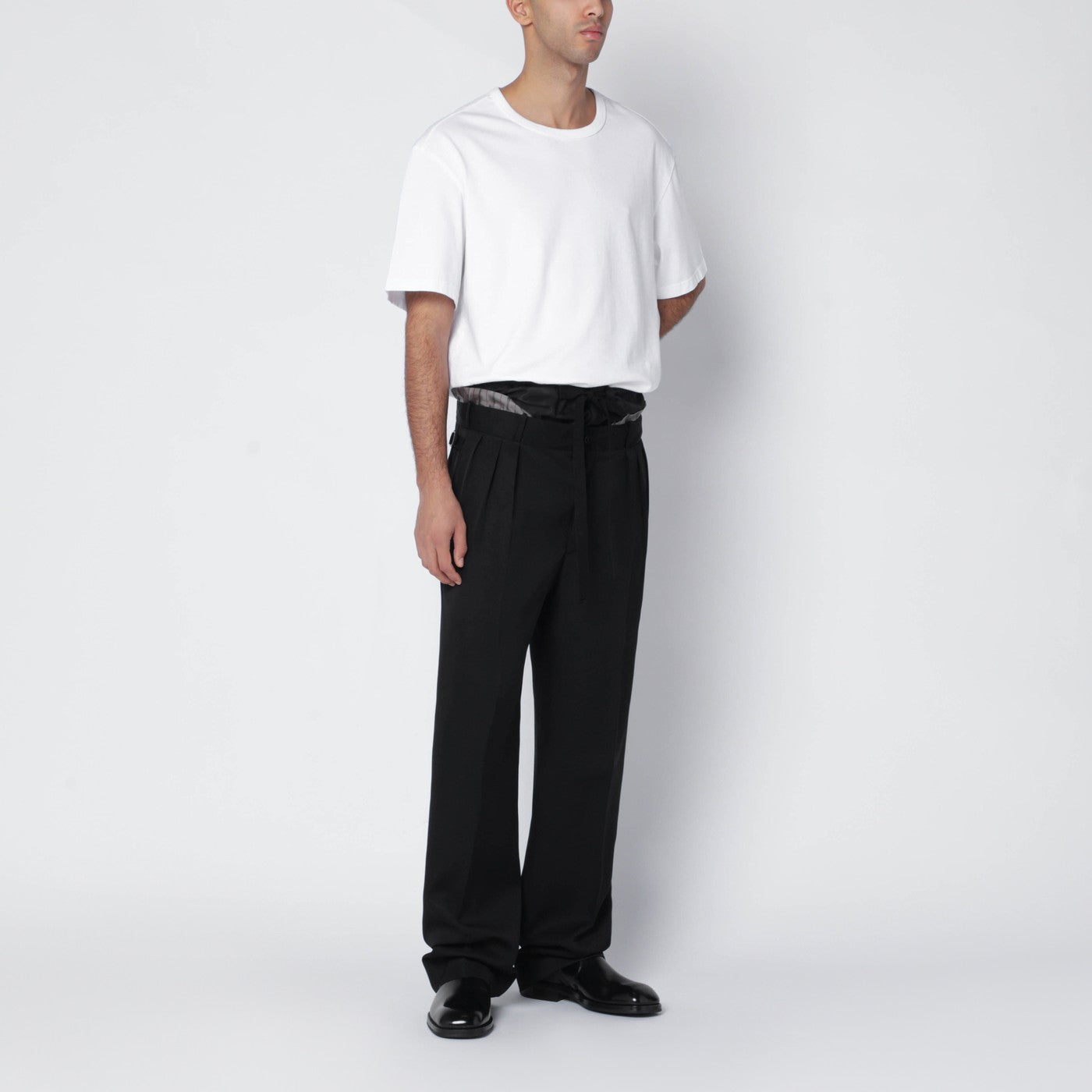 Schwarze Hose “Anonymity of the Lining”