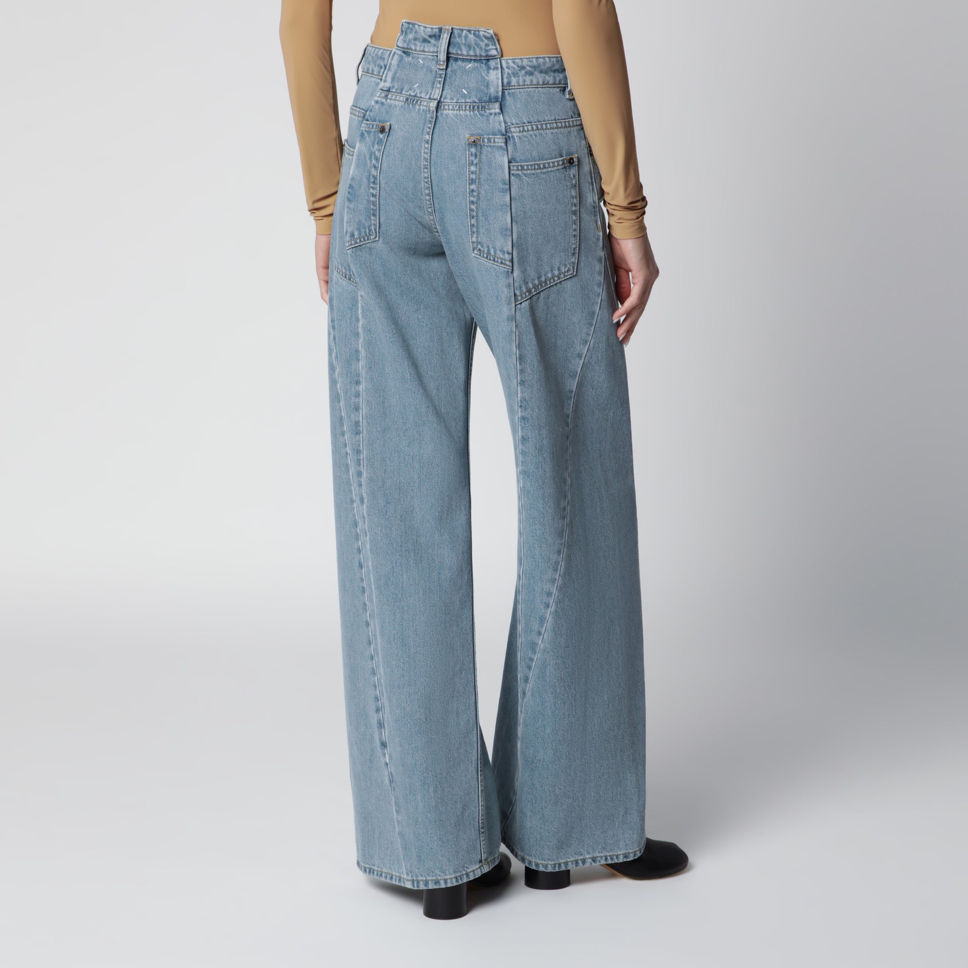 Jeans aus stonewashed Denim in Medium Blau