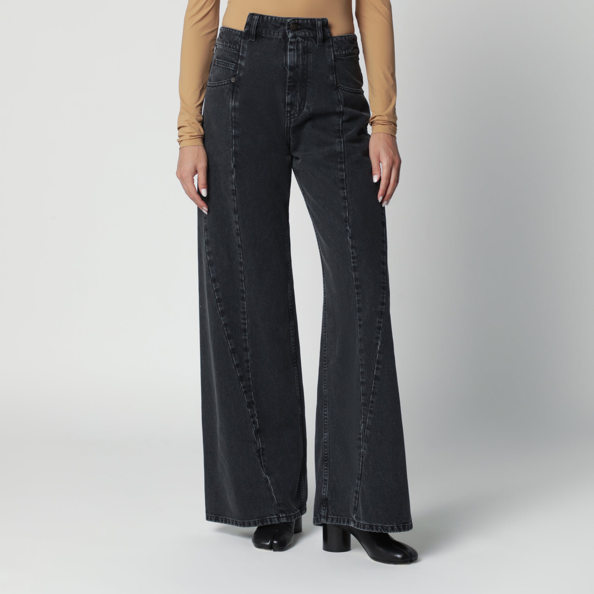 Wide-leg jeans in faded black cotton denim