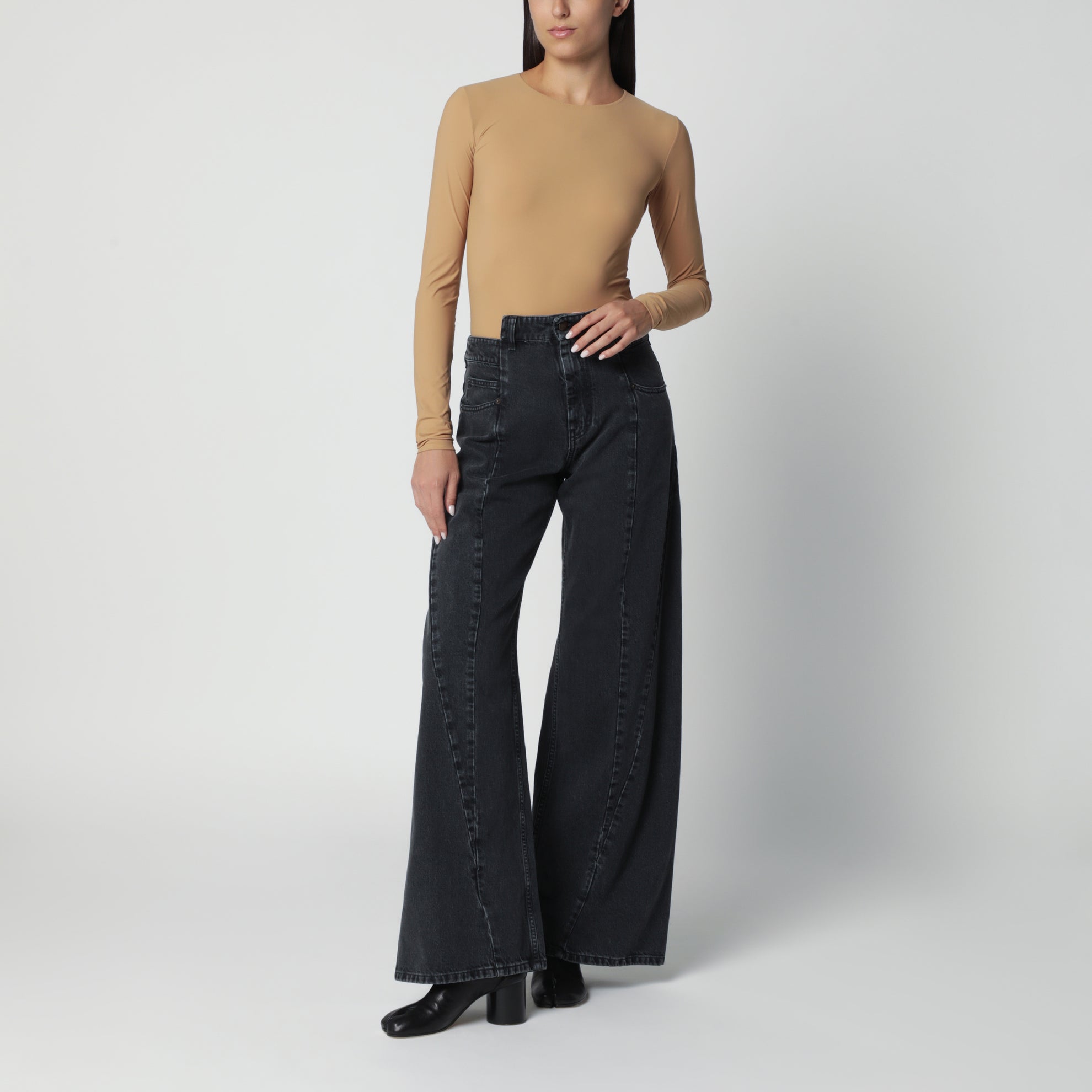 Wide-leg jeans in faded black cotton denim