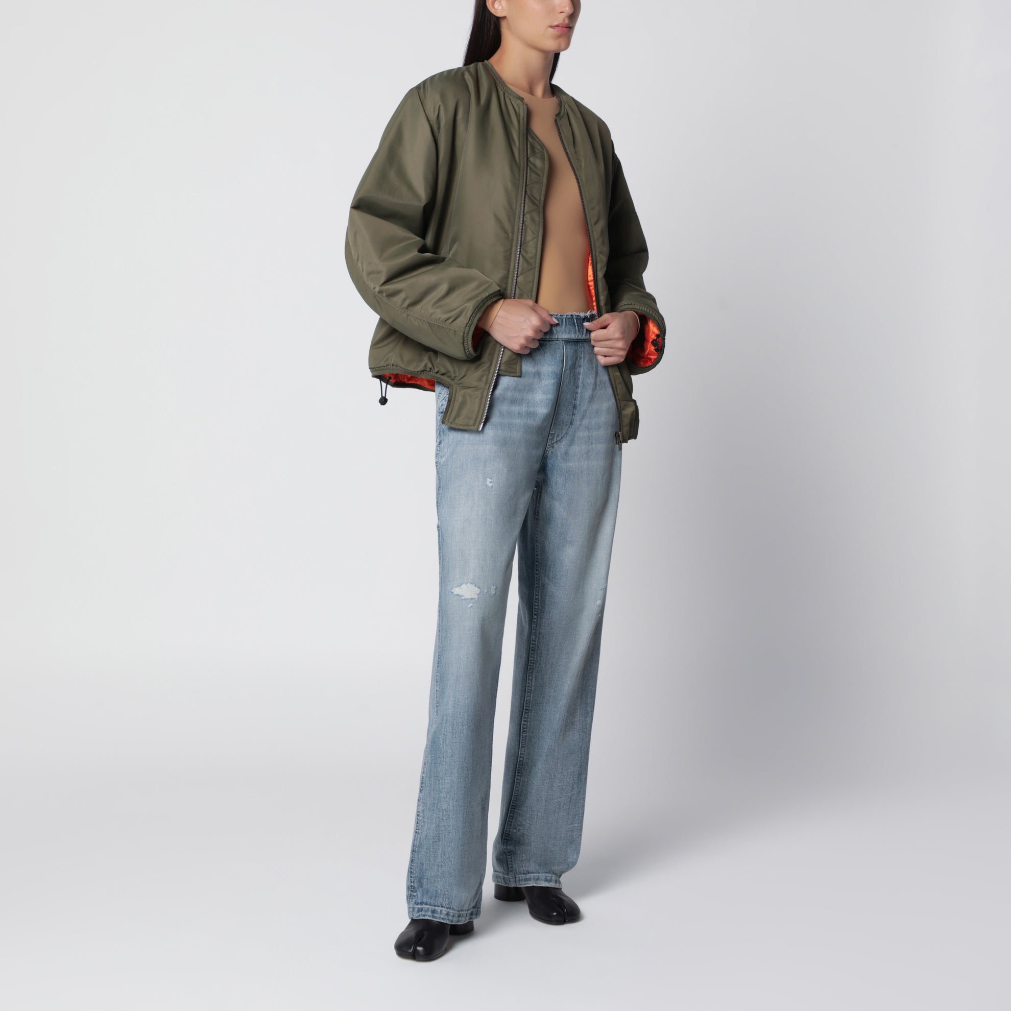 Nylonjacke mit Kontrastfutter in Khaki