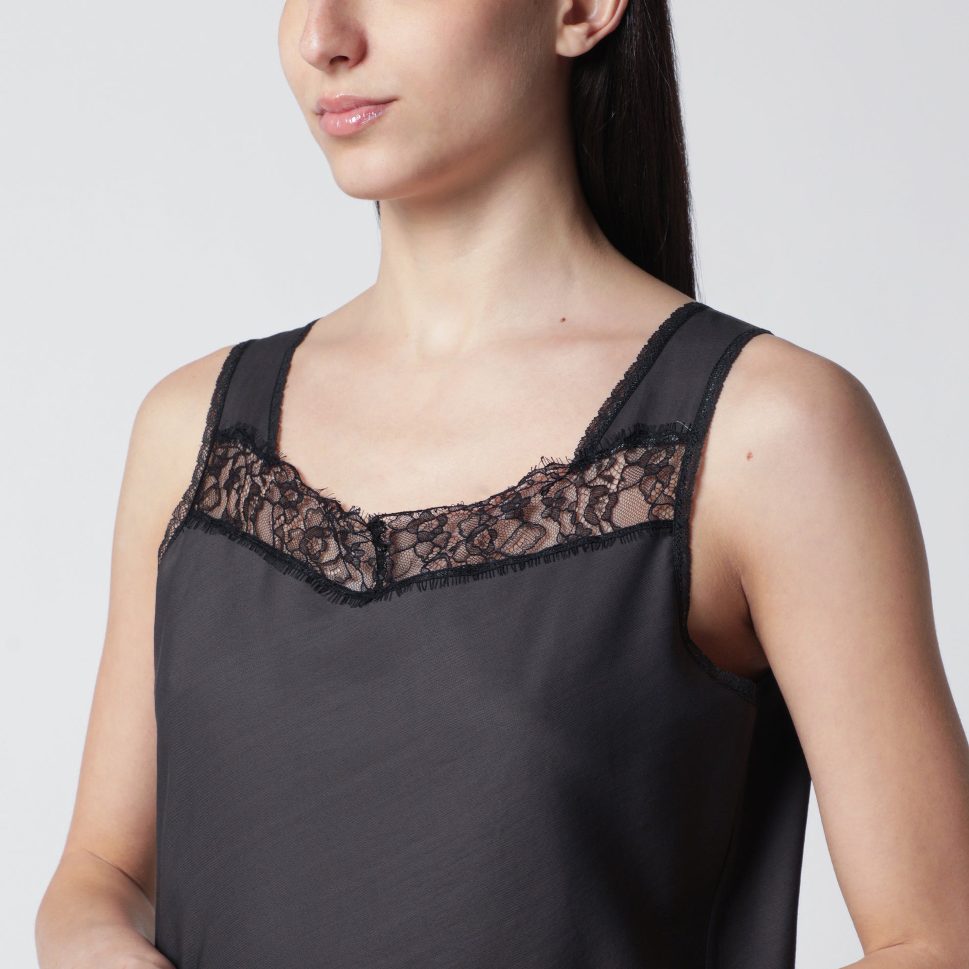 Abito sottoveste midi grigio con bordi in pizzo
