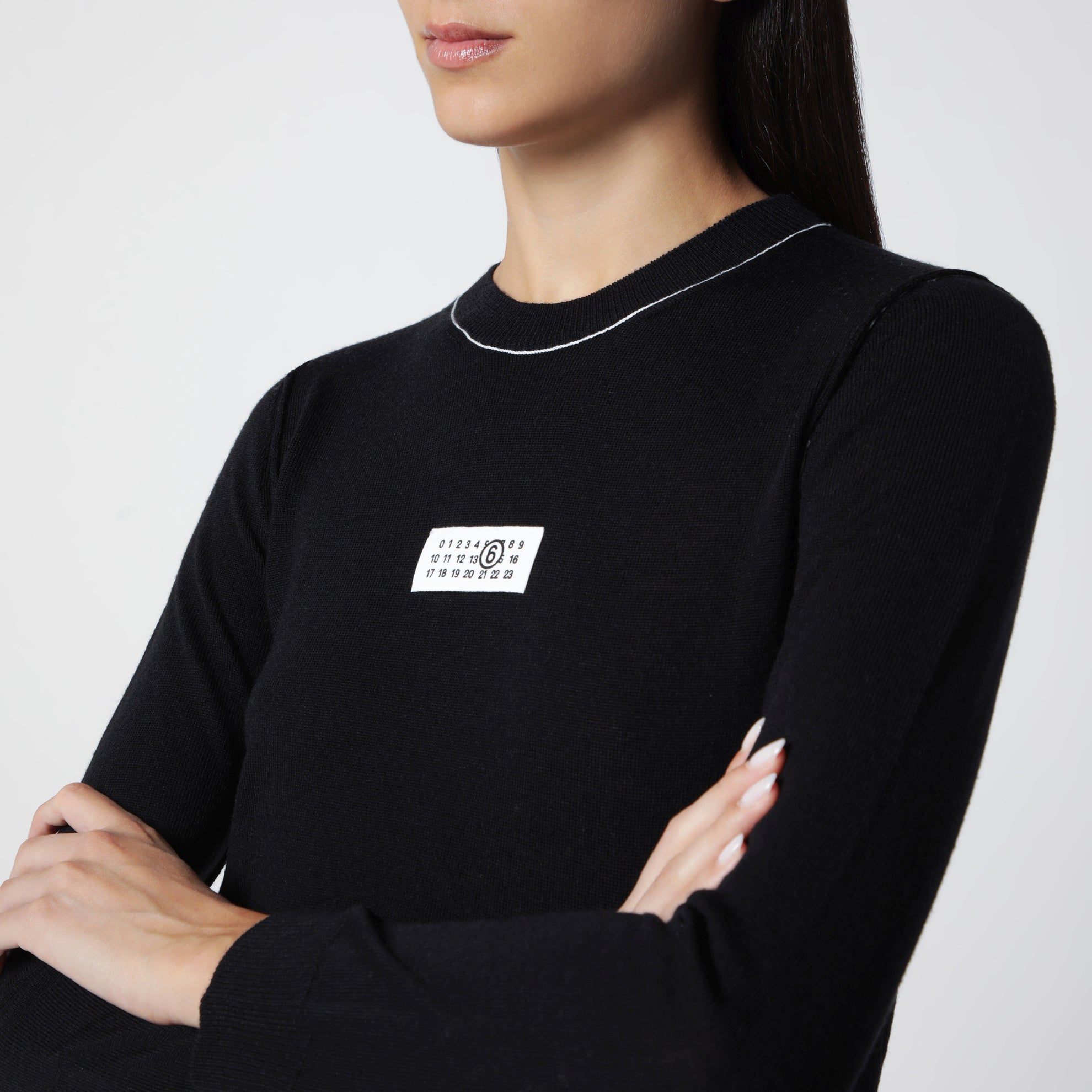 Enger Pullover aus Wollmix mit Kontrastborte, Schwarz