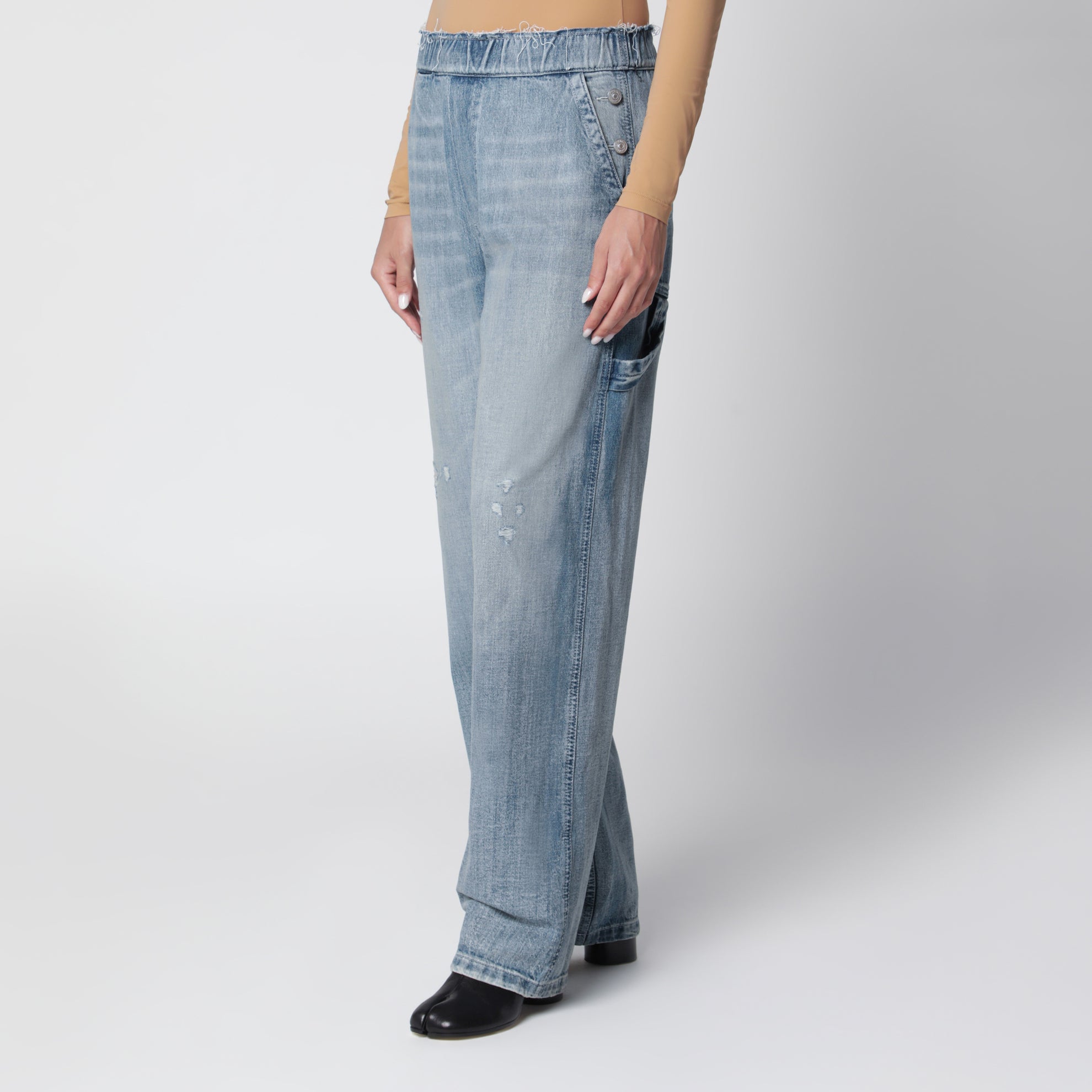 Jeans a gamba larga con cintura sfrangiata blu