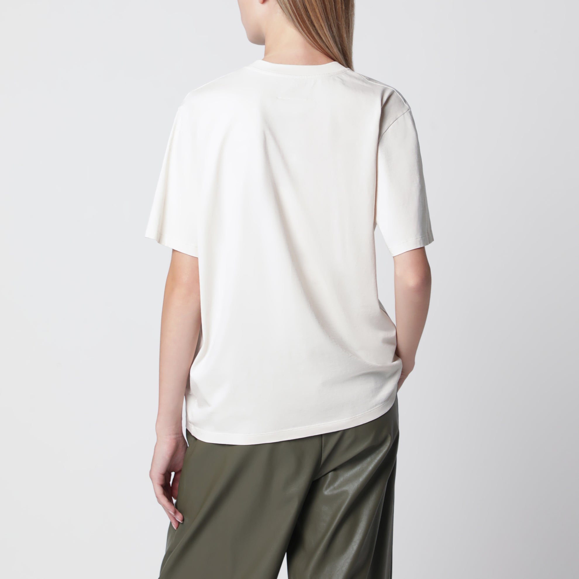 T-shirt écru drapé avec patch logo