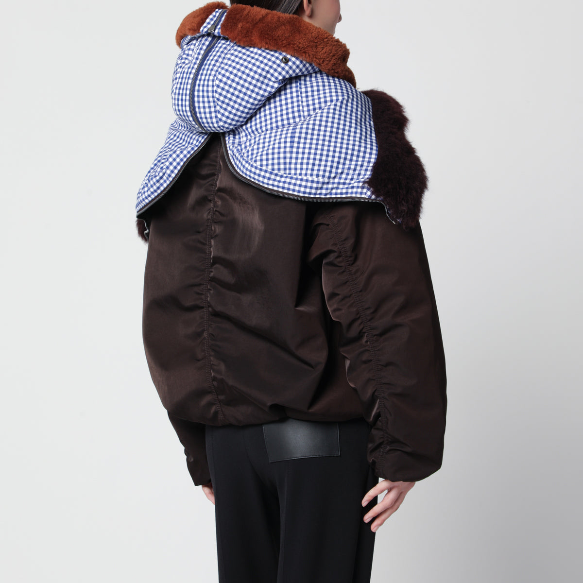 Braune Bomberjacke aus Funktionsgewebe