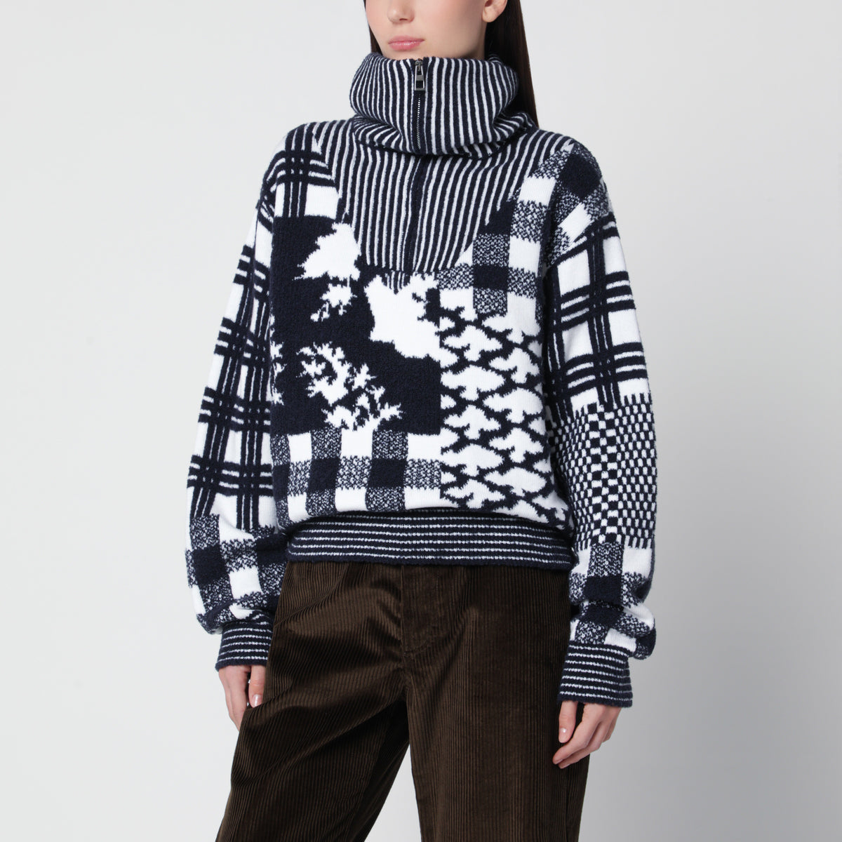 Pull zippé en laine bleu marine et blanche