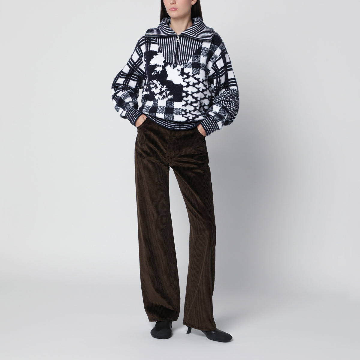 Pull zippé en laine bleu marine et blanche
