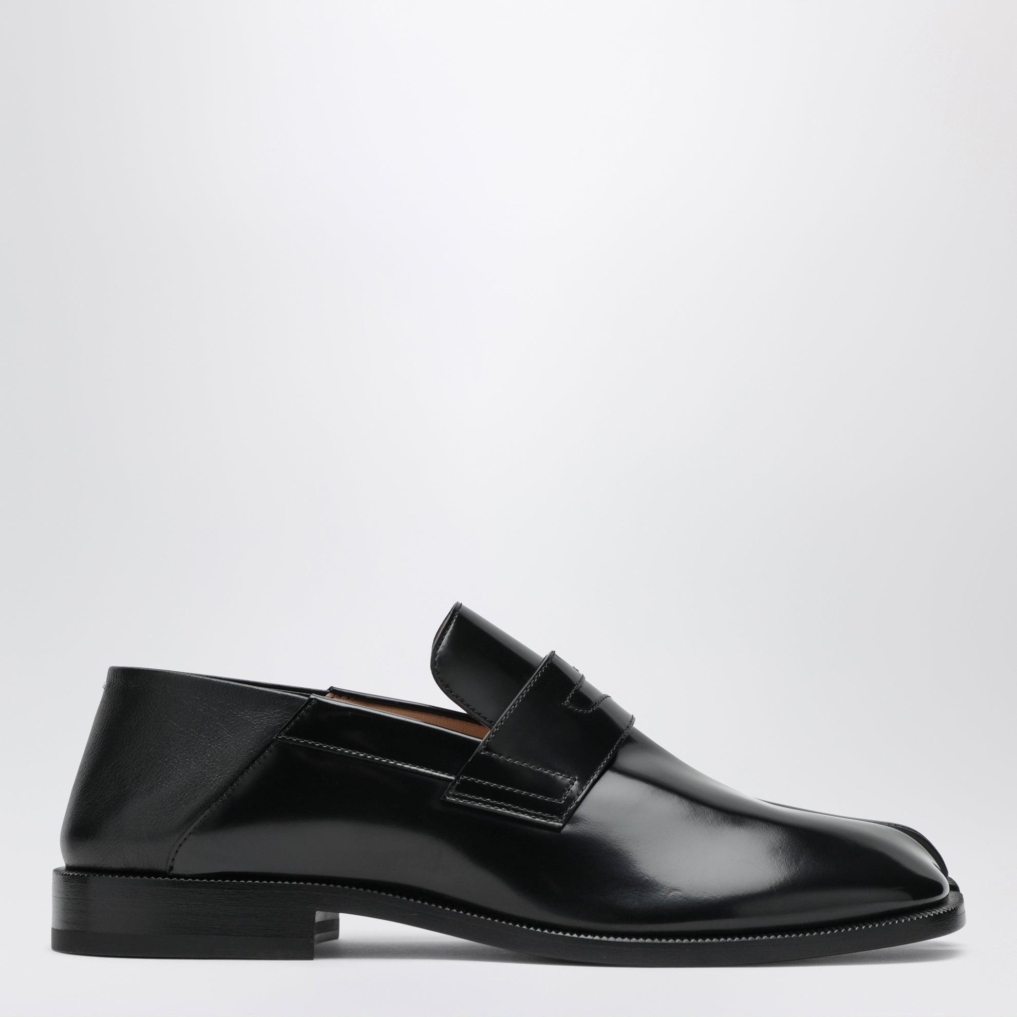 Mocassin Tabi en cuir noir
