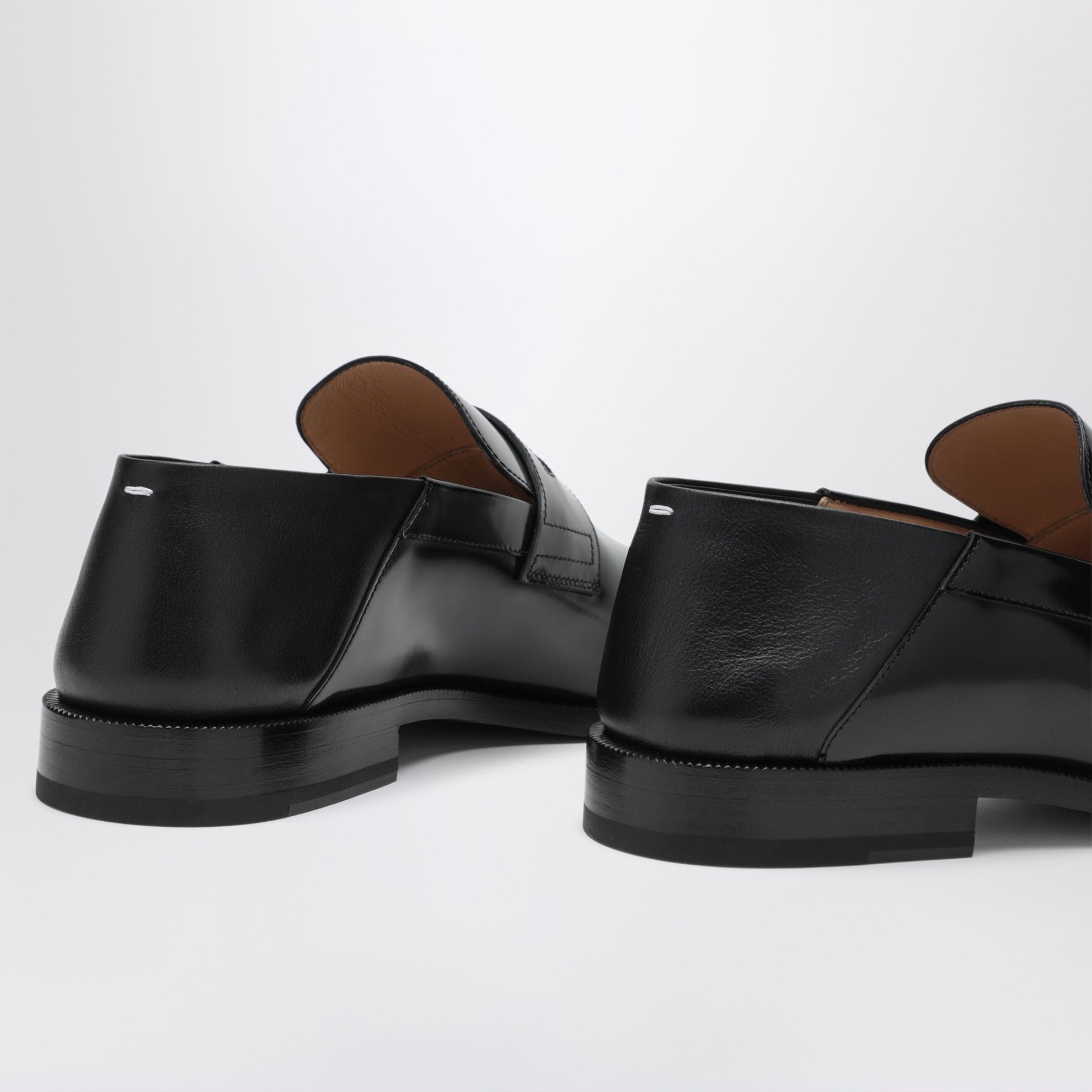 Mocassin Tabi en cuir noir