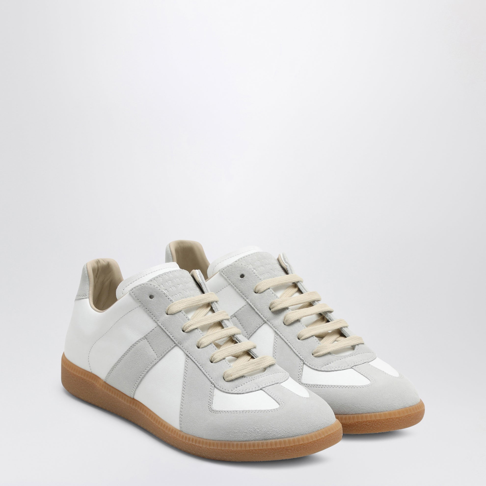 Sneakers Replica weiß und grau