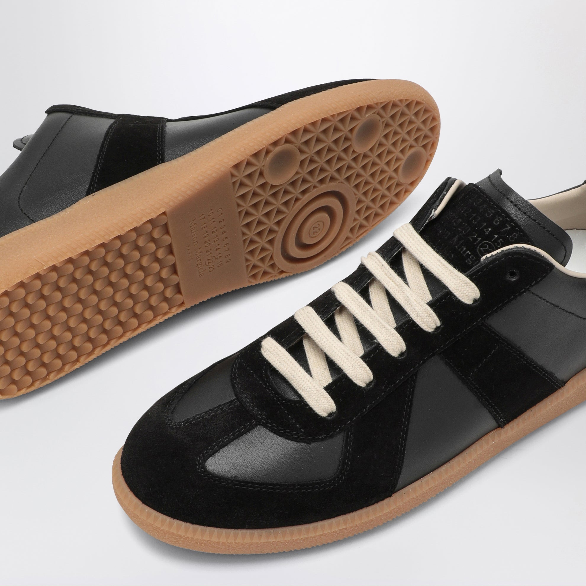 Sneakers Replica nere