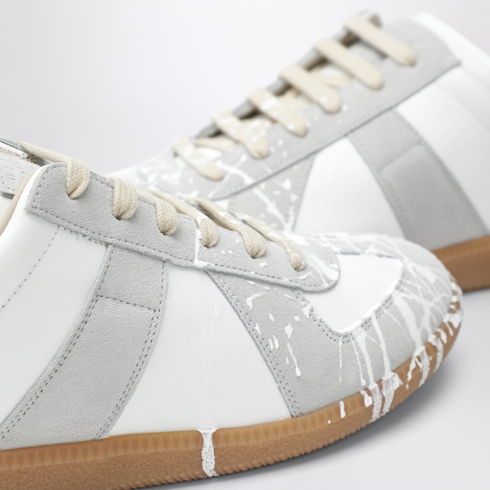 Replica sneakers in White leather and suede
