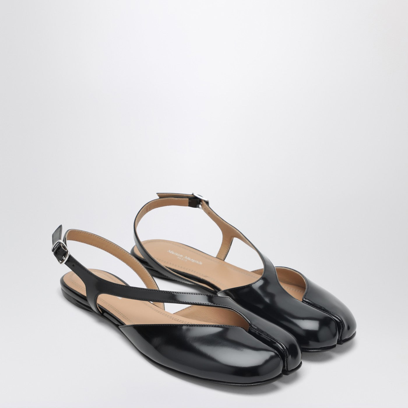 Sandali Slingback Tabi nere in pelle spazzolata