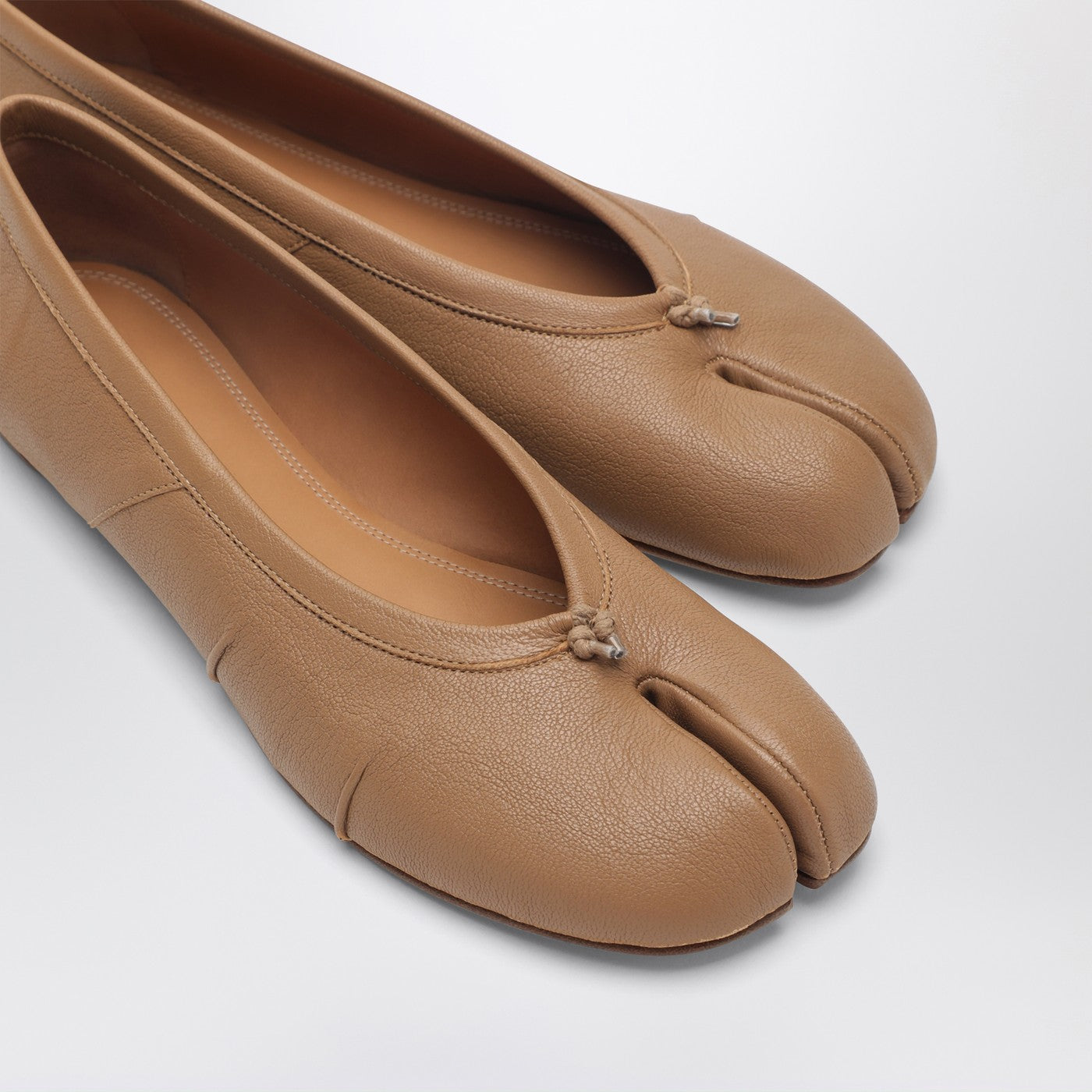 Tabi New beige leather ballet flats