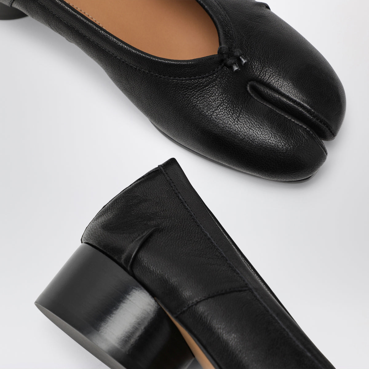Tabi-Ballerinas in Schwarz aus Nappaleder