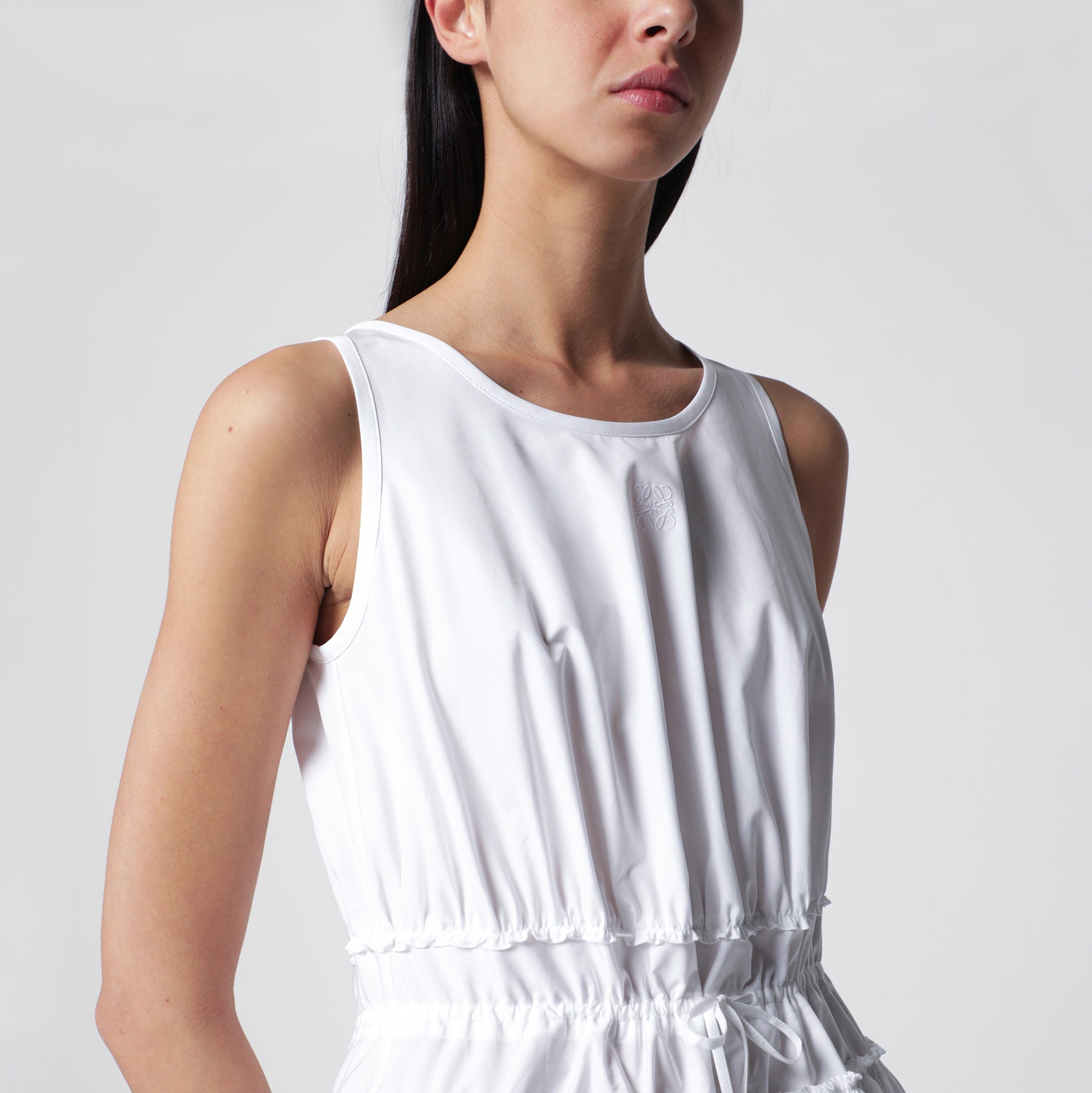 Kurzes Kleid aus Baumwoll-Popeline in Weiß