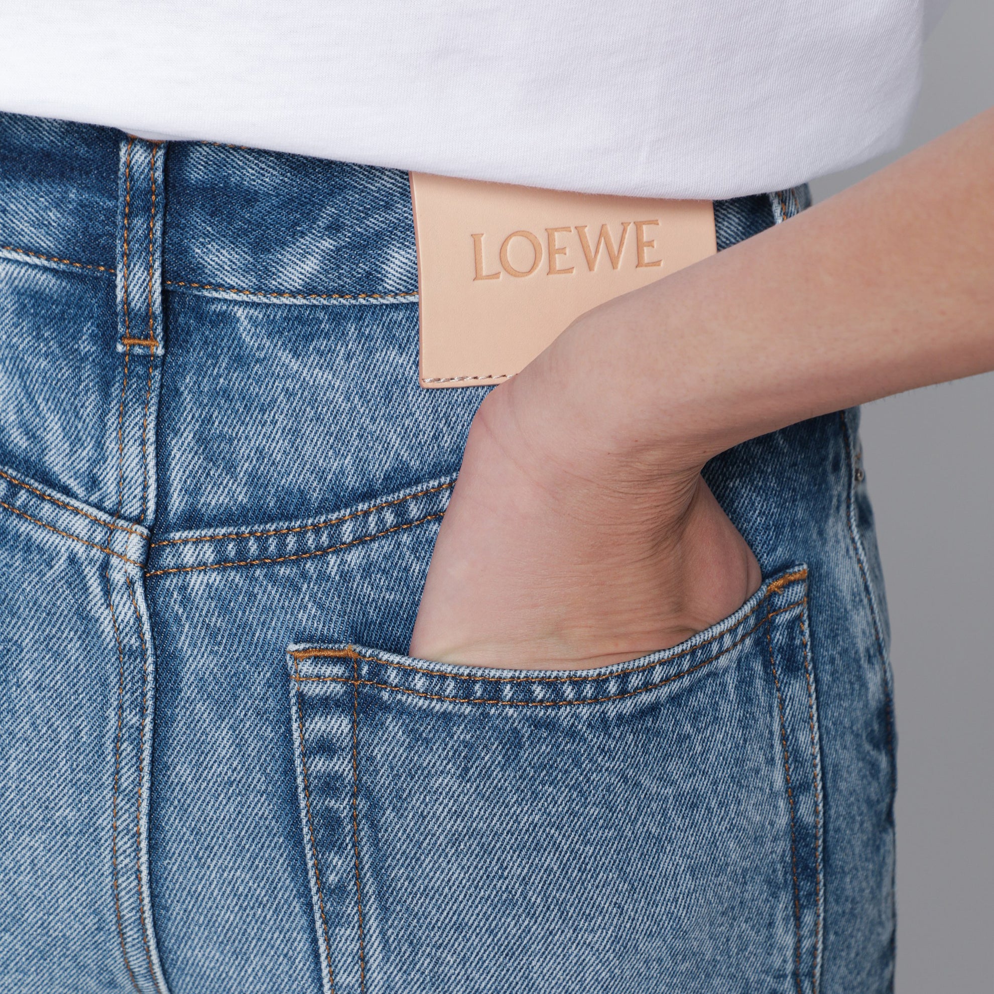 Jeans svasati crop blu medio
