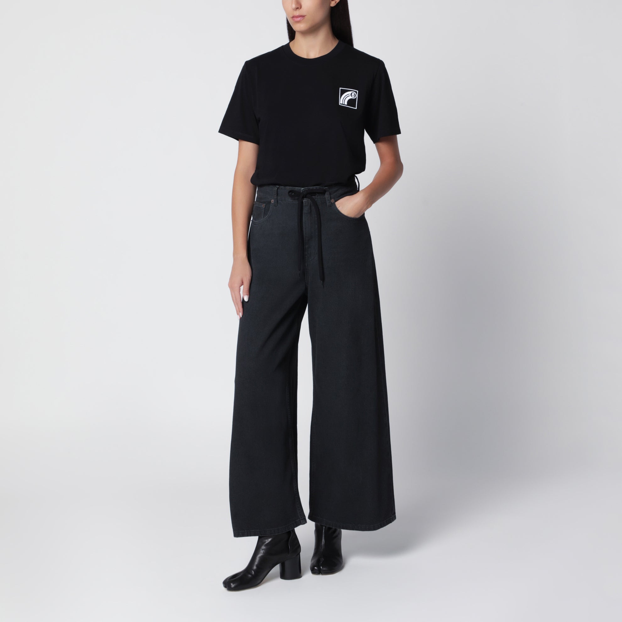 T-shirt nera in jersey di cotone