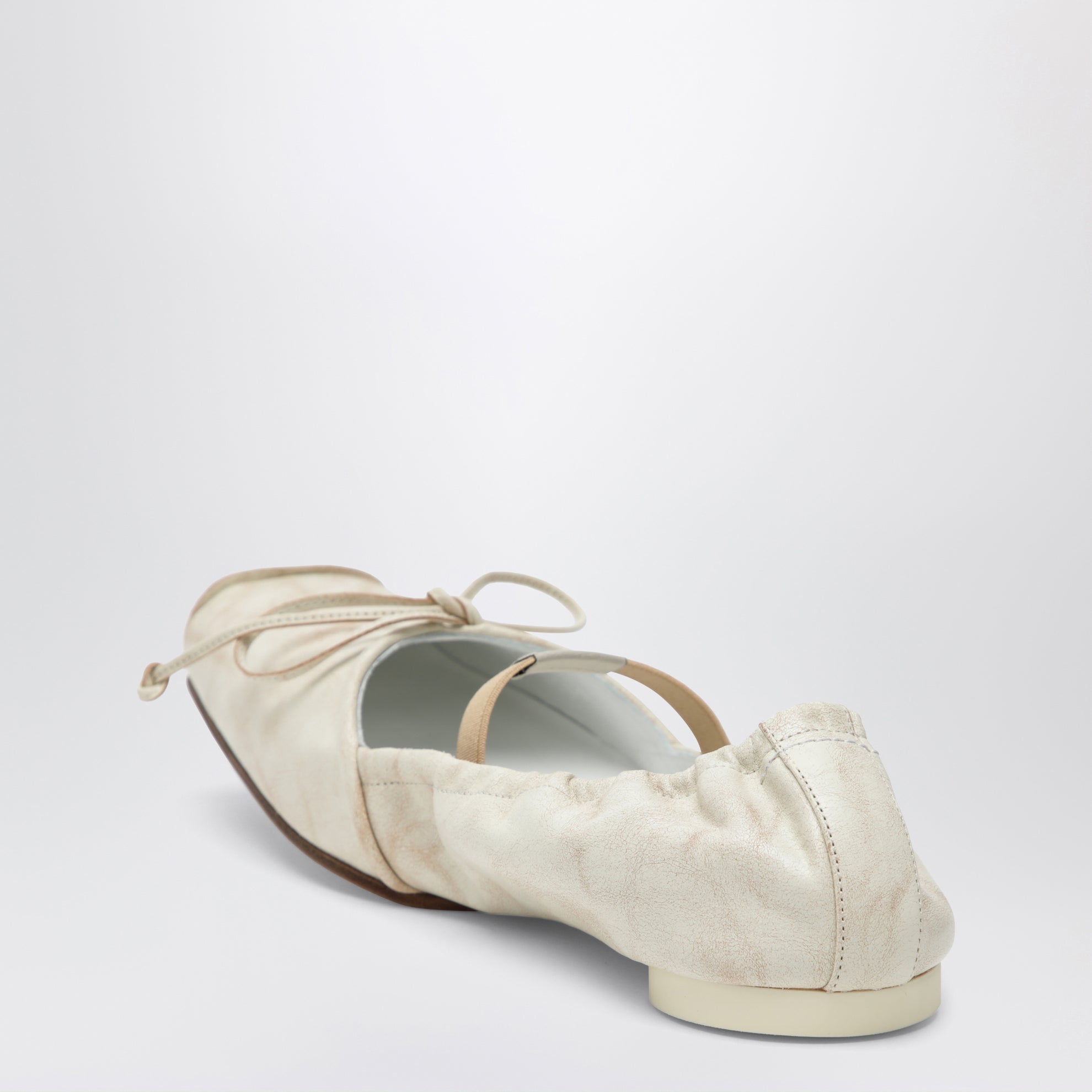 Ballerines à bout carré en cuir de veau beige clair
