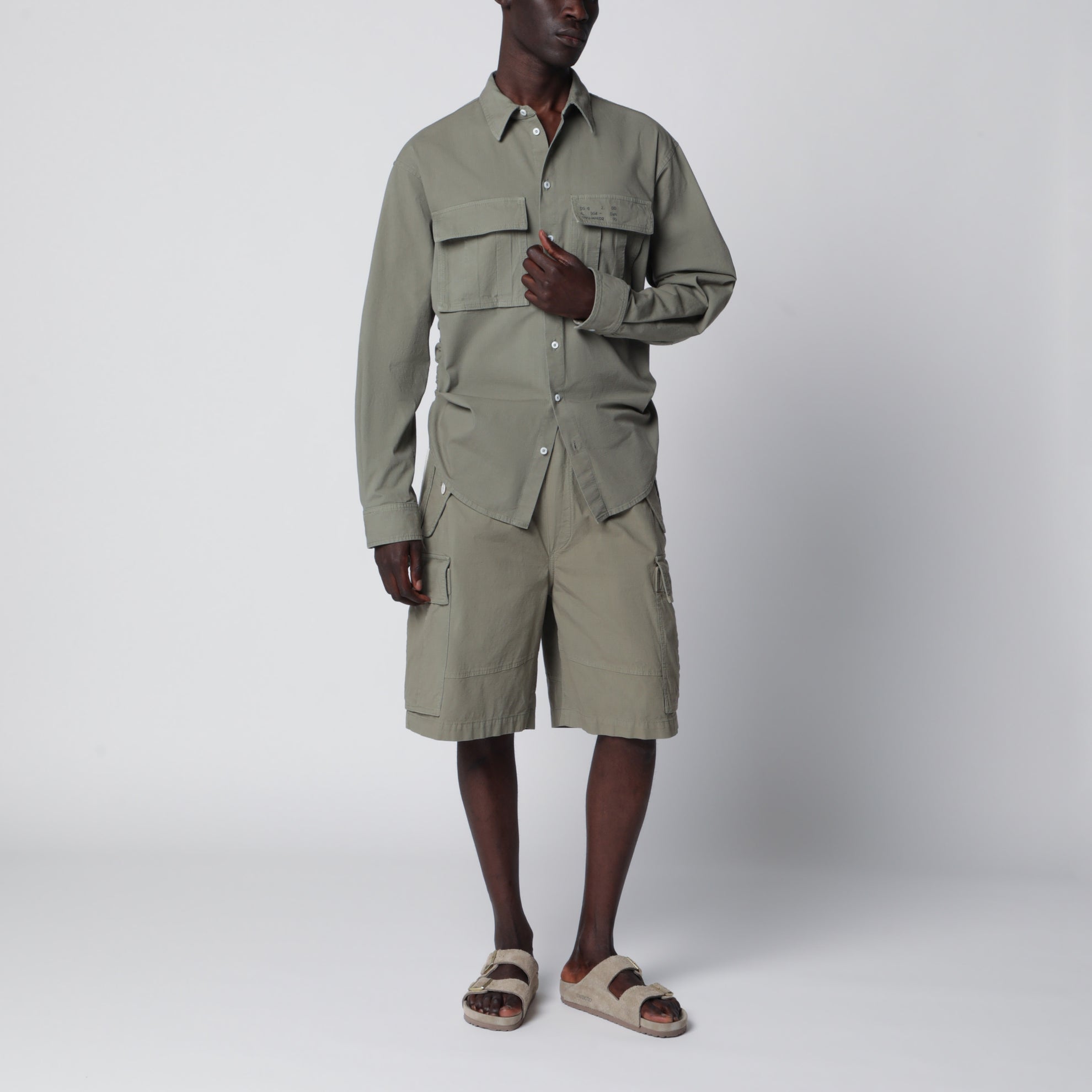 Chemise en coton vert militaire