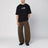 Weite militärgrüne Hose mit Used-Details