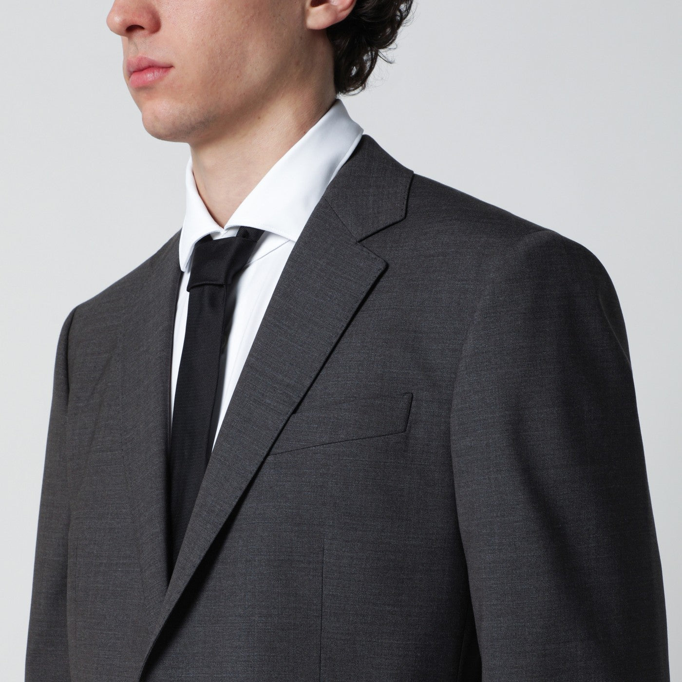 Grey single-breasted suit in wool blend