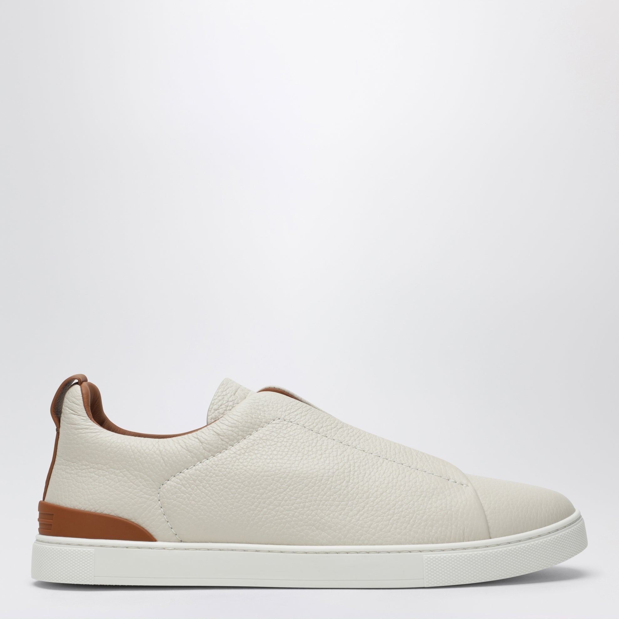 Sneaker Triple Stitch™ bianche in pelle