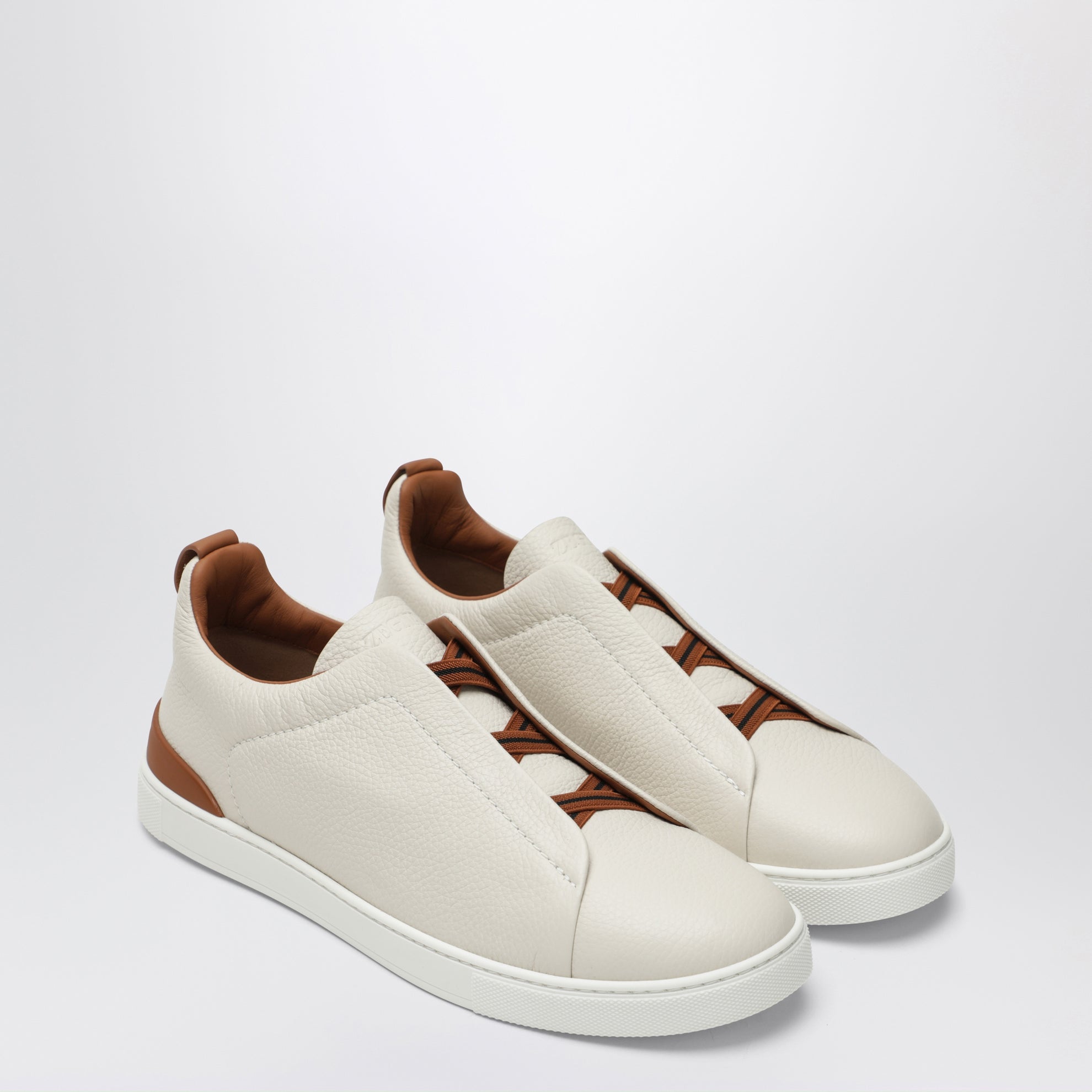 Sneaker Triple Stitch™ bianche in pelle