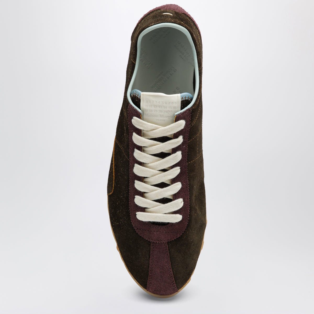 Braune Wildleder-Sneaker