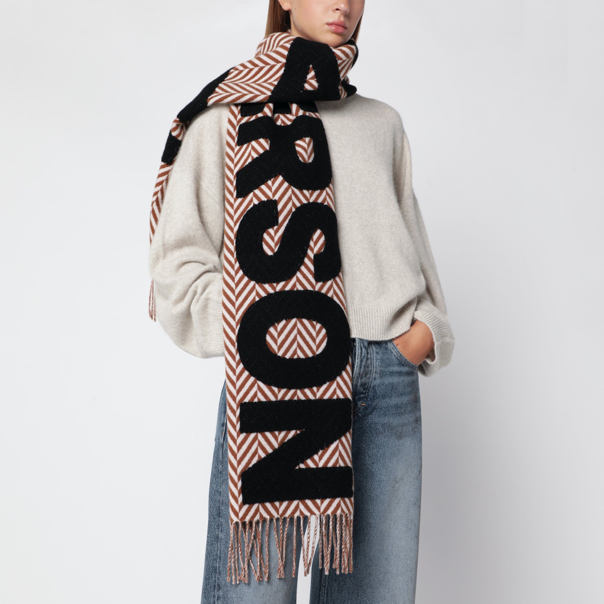 Écharpe motif chevron en mélange de laine avec maxi logo