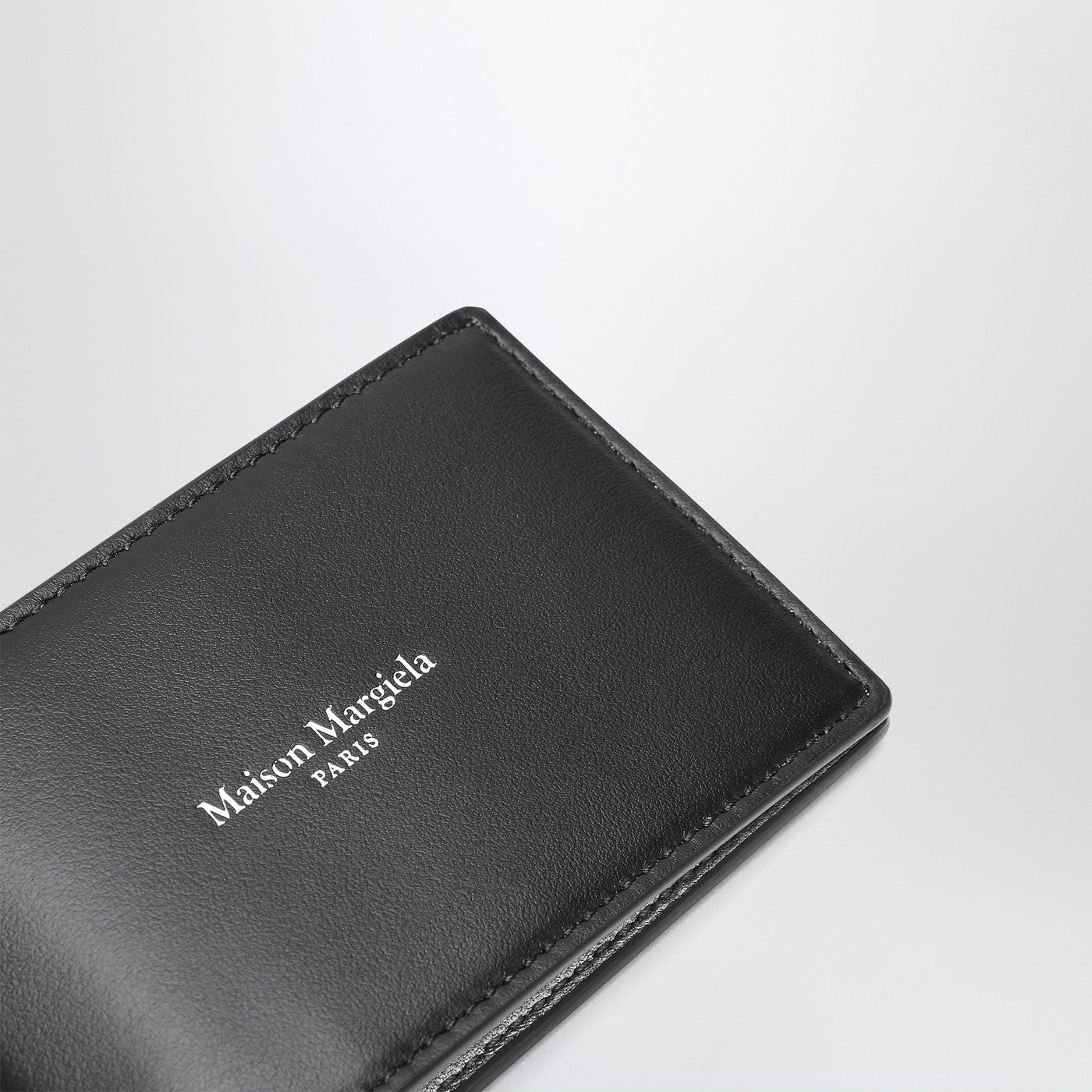 Portacarte con bottone nero con logo